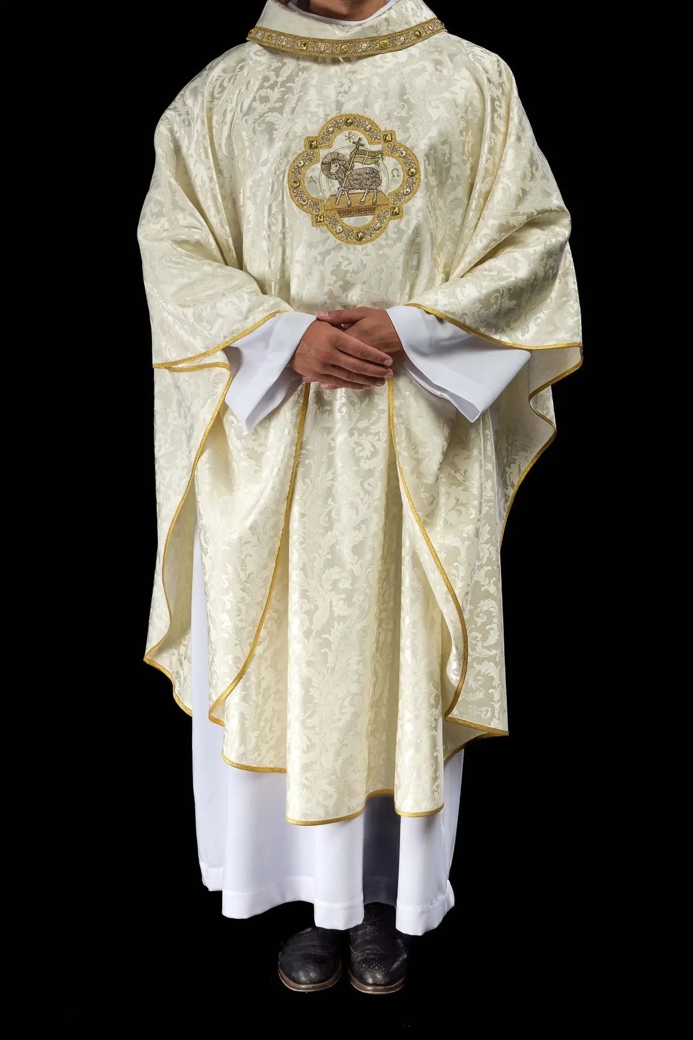 Chasuble with Easter lamb sewn on decorative fabric