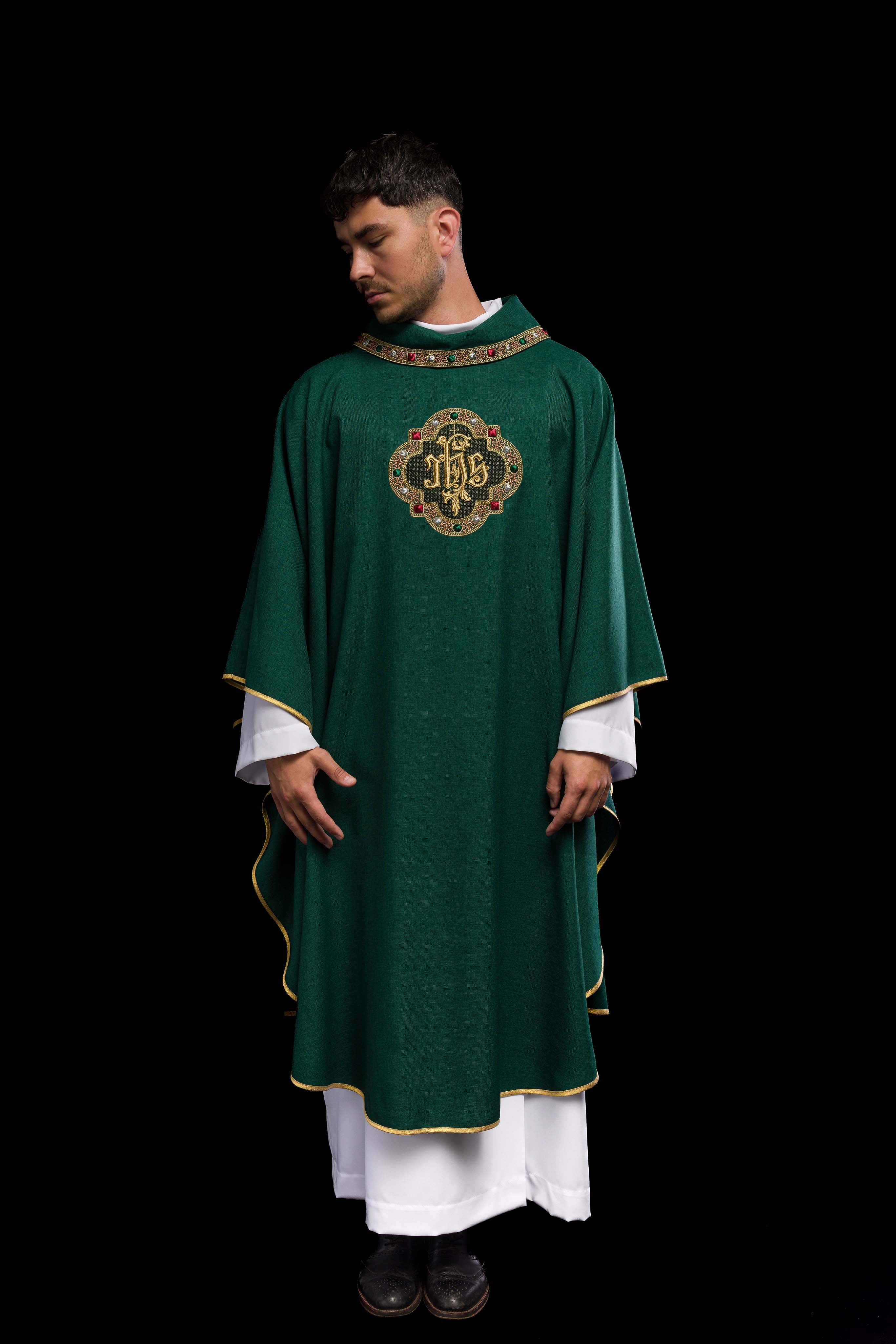 Chasuble with richly embroidered belt and piping around the IHS I collar embroidery in green