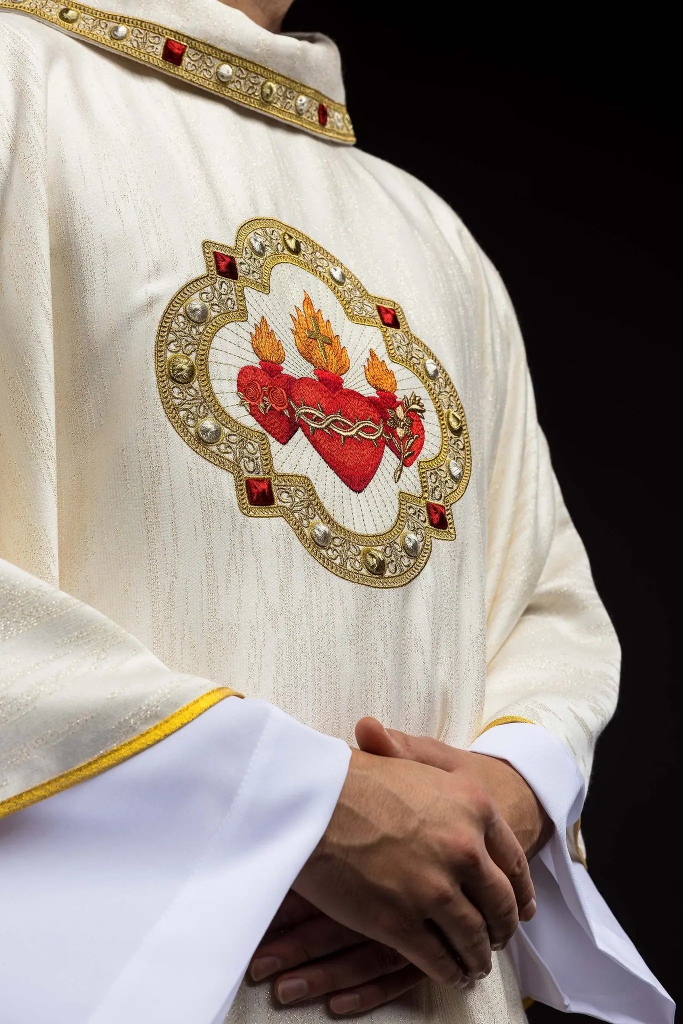 Embroidered chasuble with the image of the Three Hearts