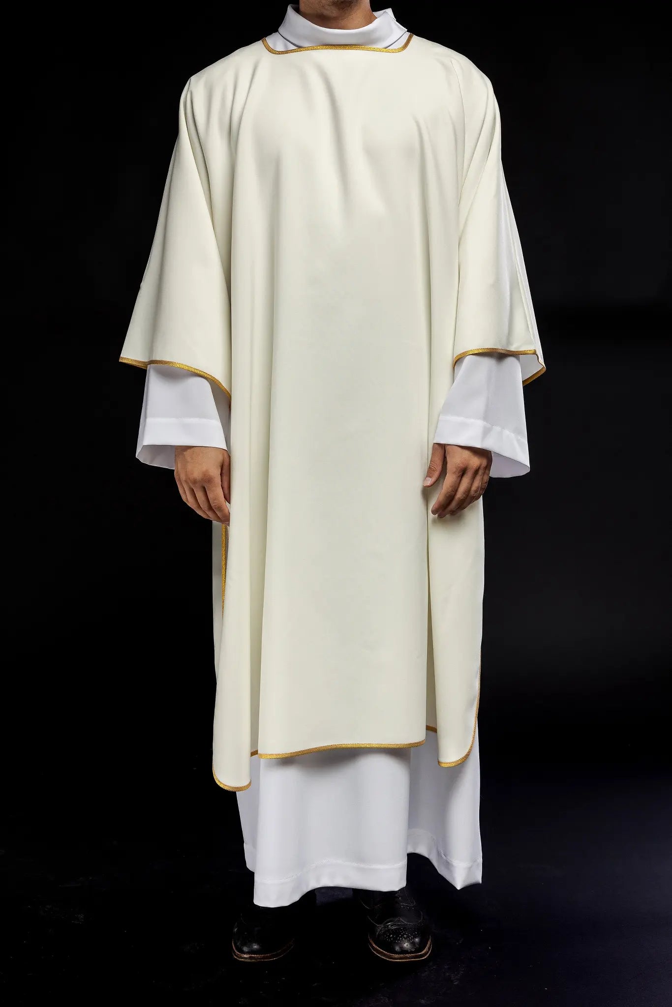 Smooth dalmatics with gold trim ecru