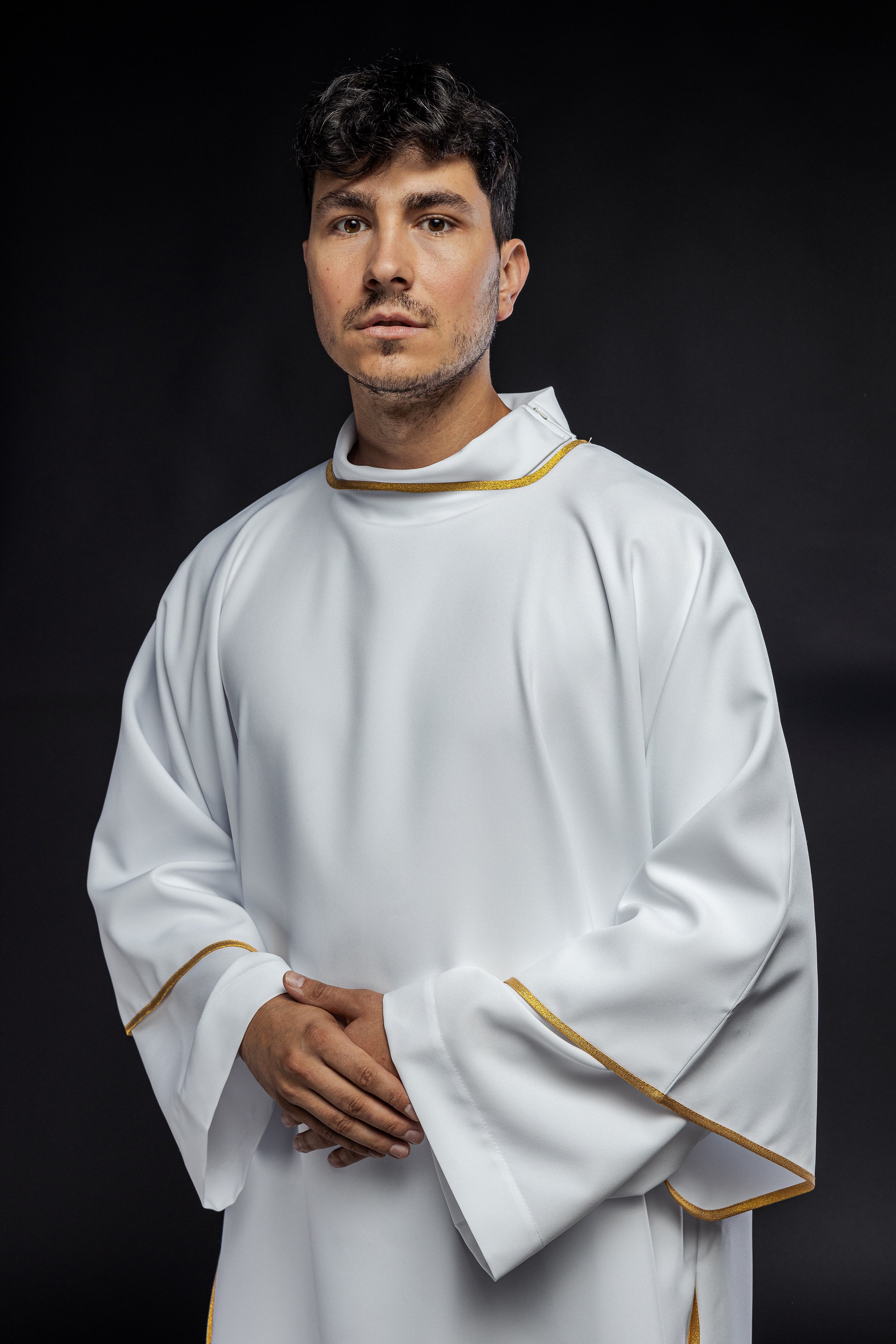 Smooth dalmatics with gold trim white