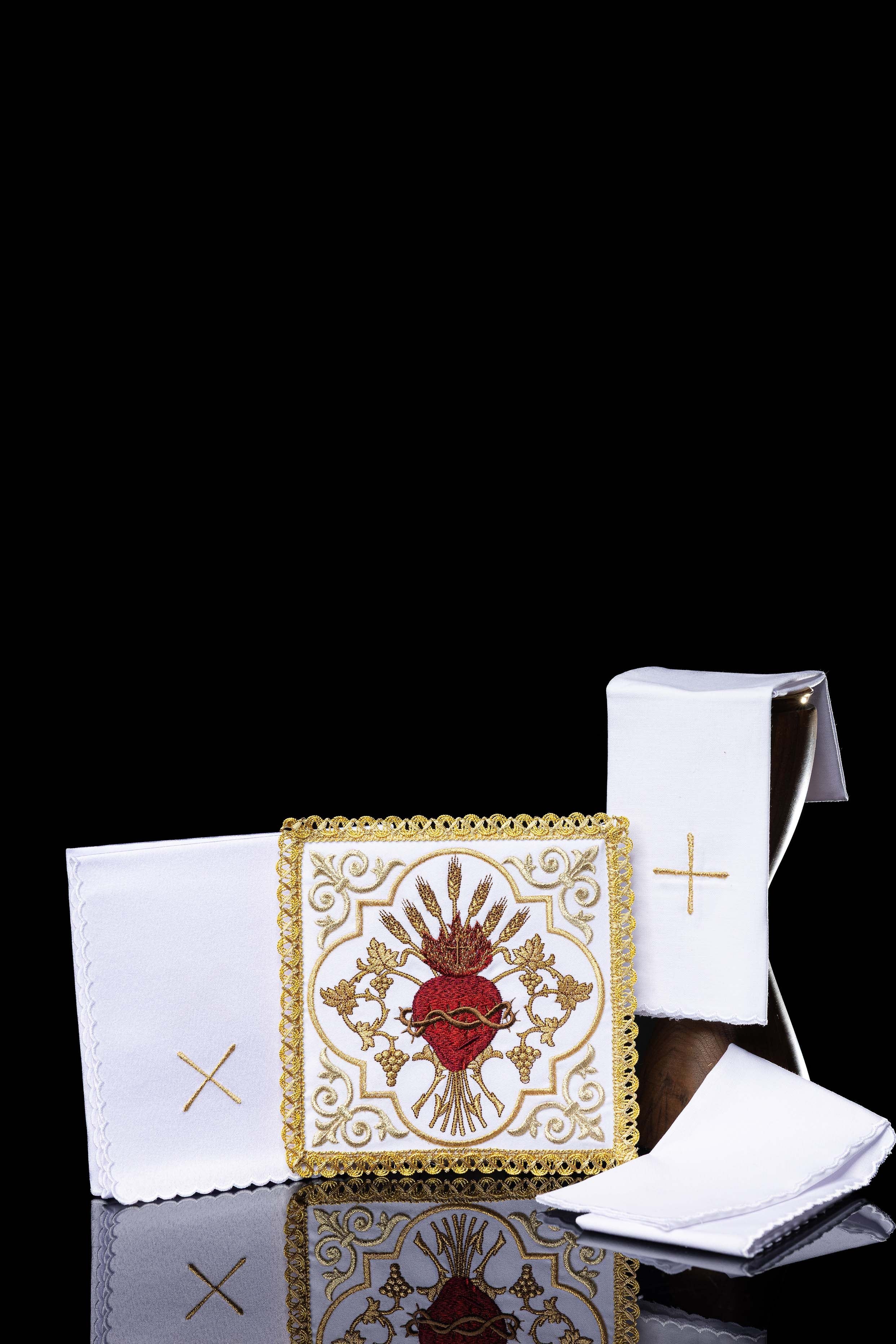 Embroidered Chalice Linen Set with the Sacred Heart of Jesus