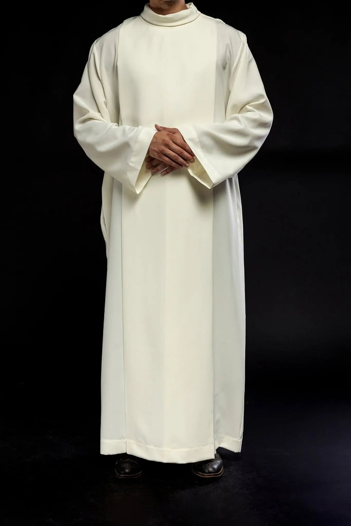Smooth turtlenecked priest's robe Ecru