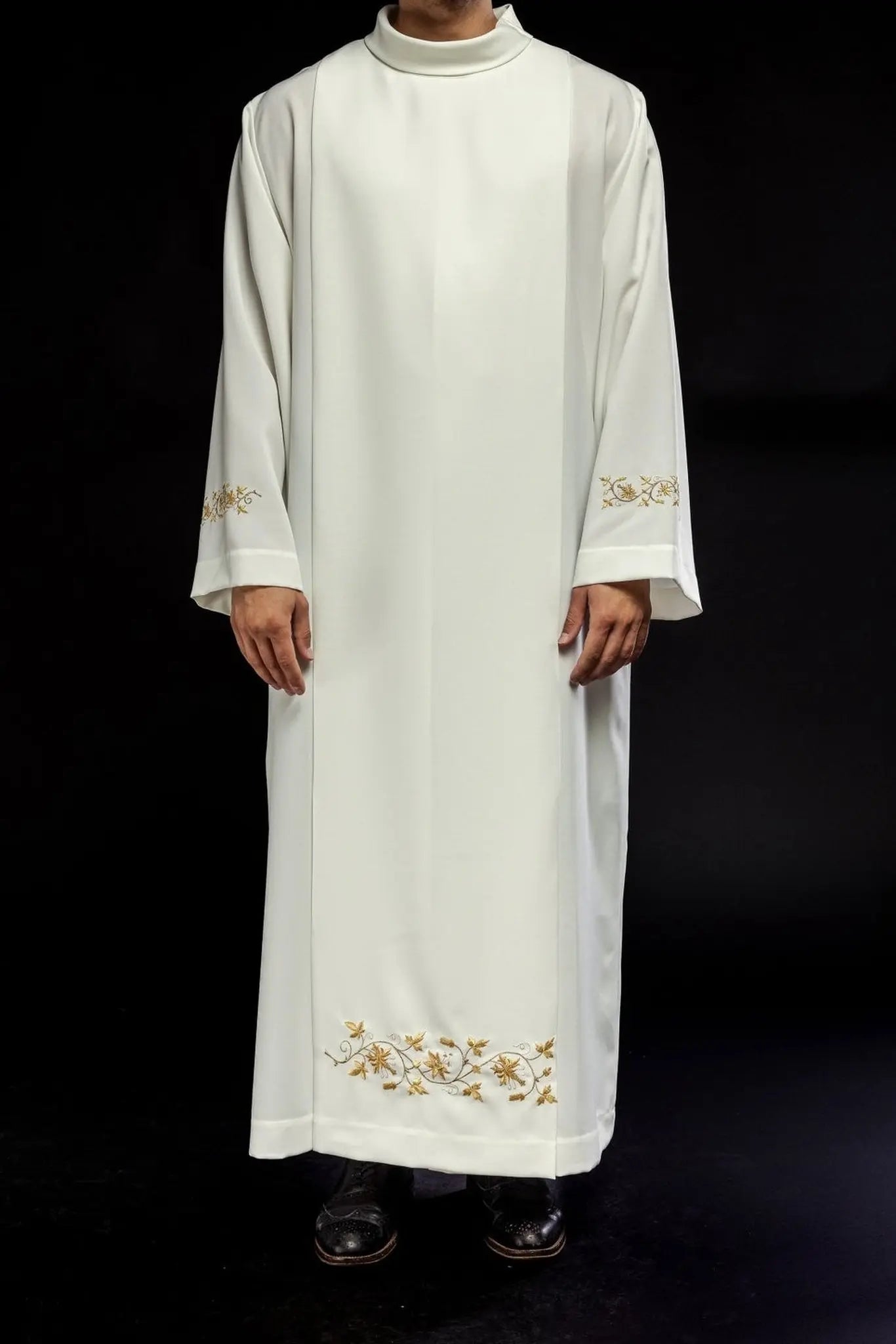 Embroidered turtleneck priest's robe Ecru