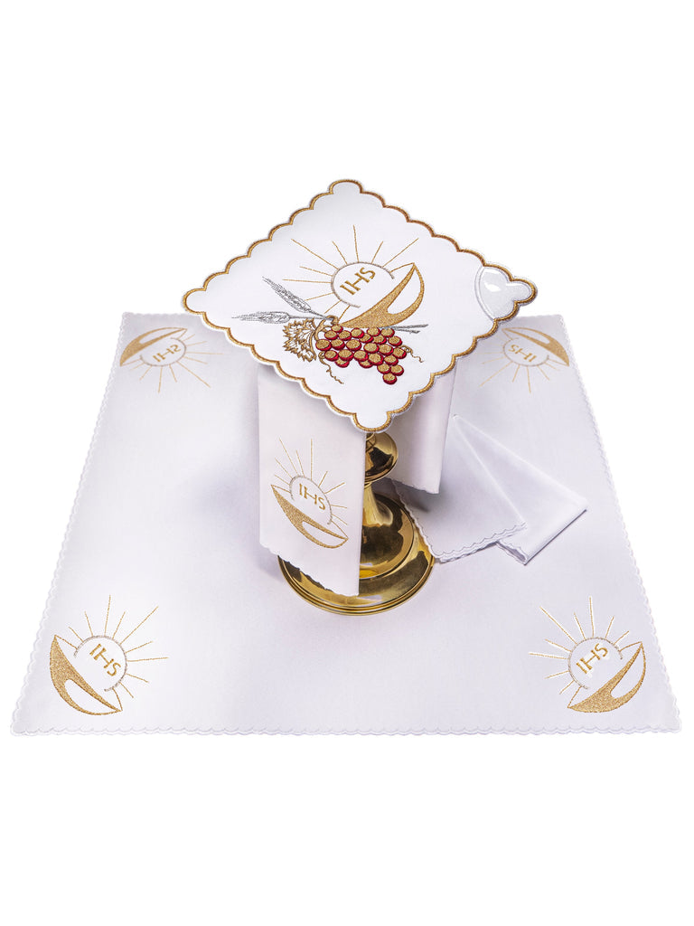 Bielizna kielichowa z haftem kielicha eucharystycznego
