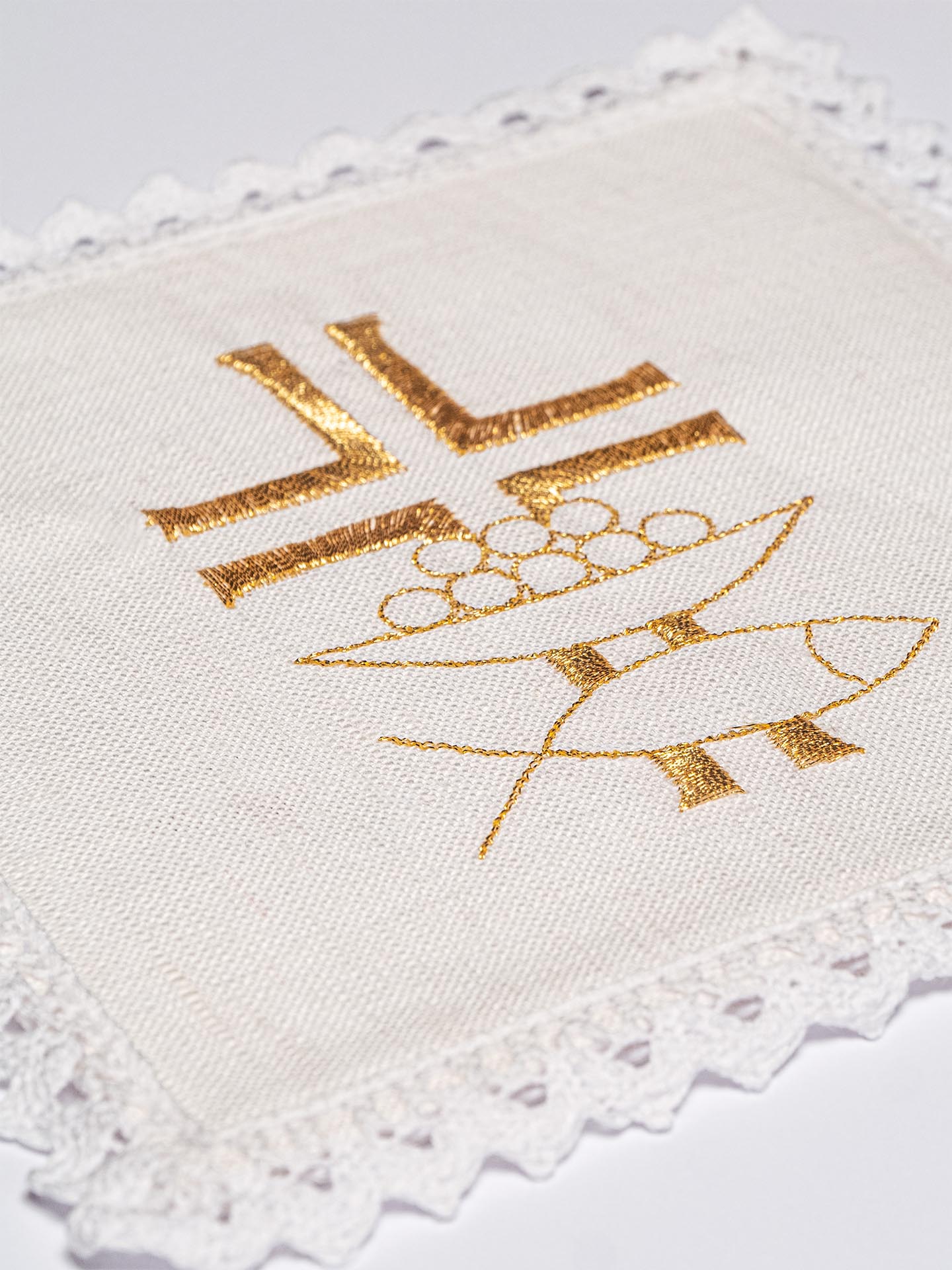 Chalice linen with cross and fish symbol