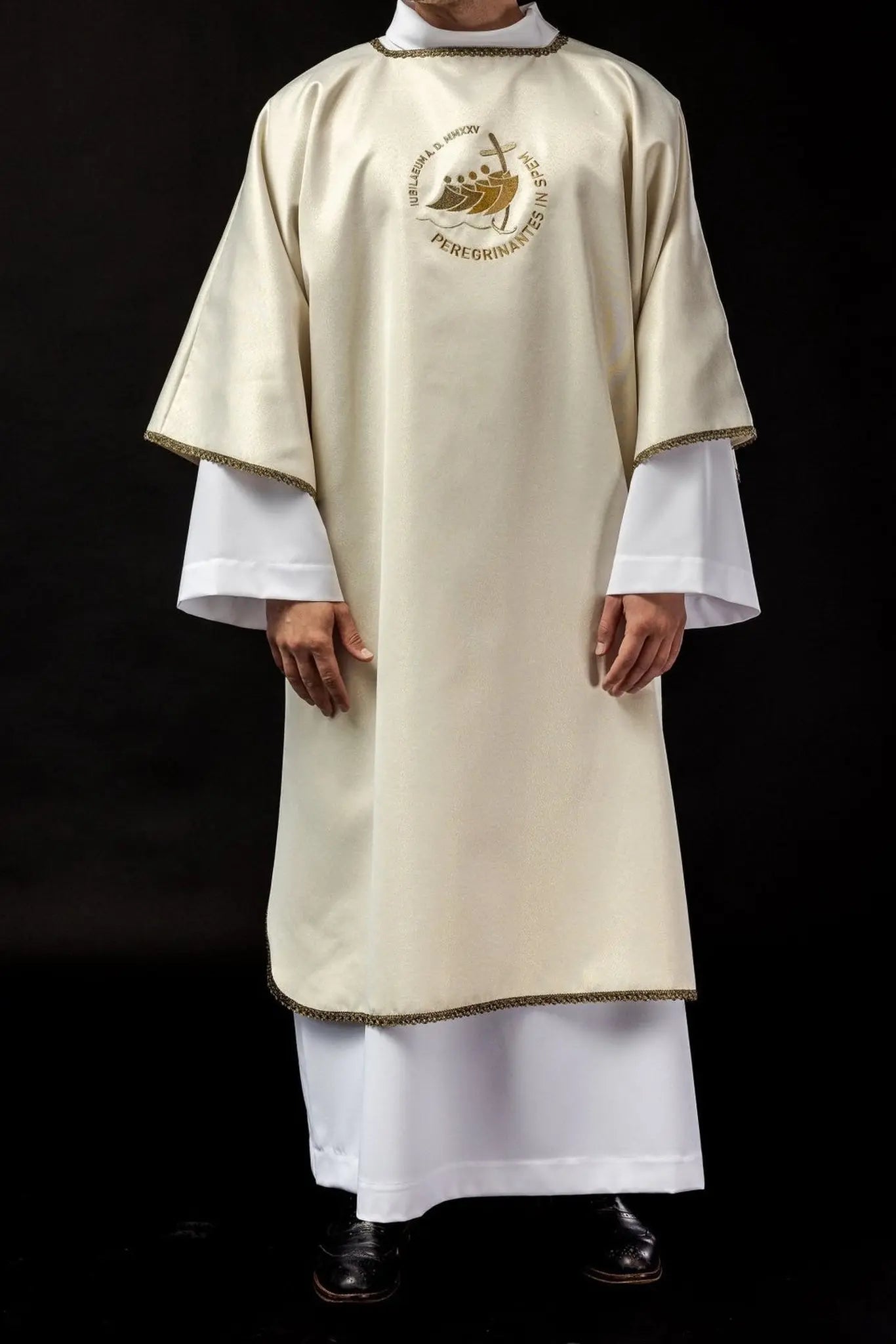Deacon’s Dalmatic with “Jubilee Rome 2025” Embroidery on Shiny Ecru Fabric