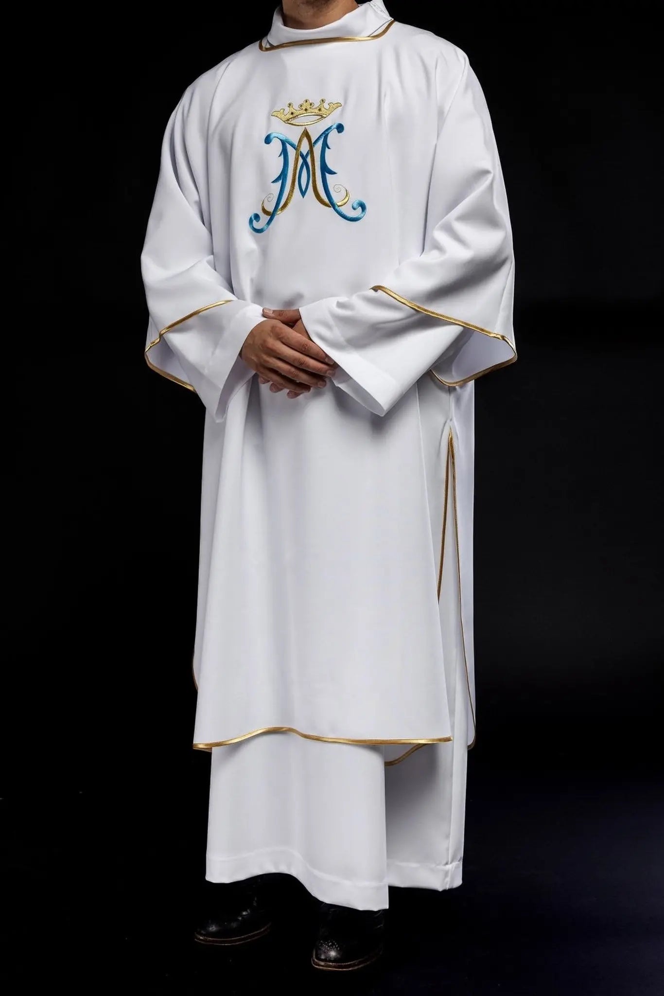 Dalmatics with Marian embroidery