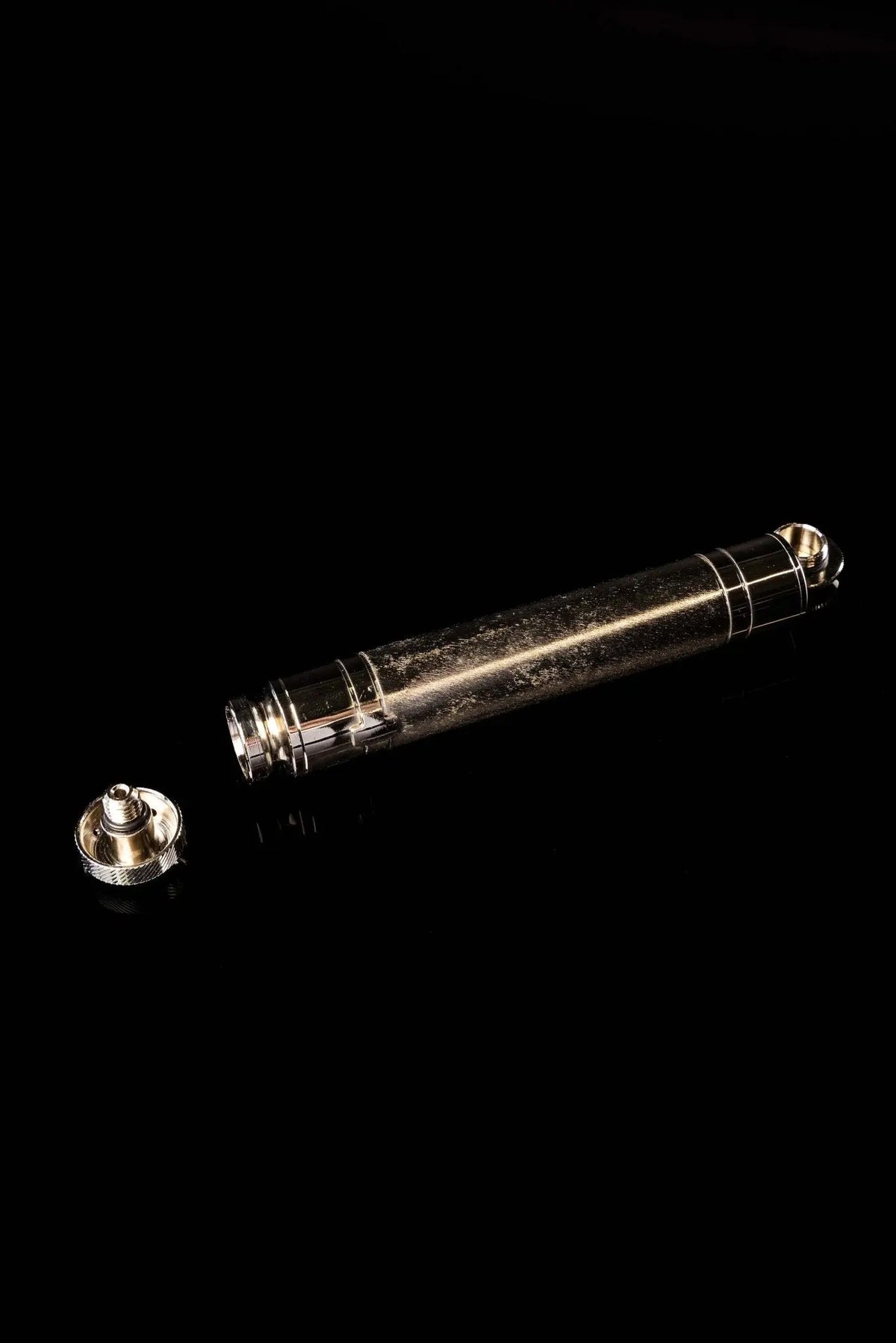 Argento aspersorio liturgico, corpo aperto e tappo separato, vista laterale