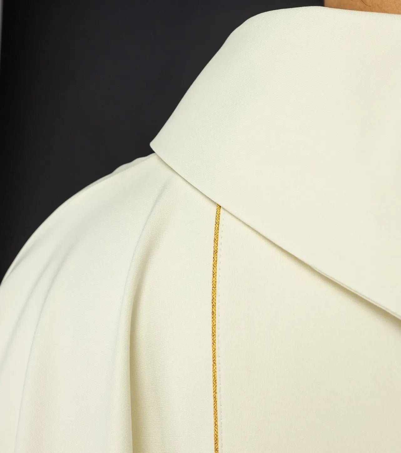 Embroidered chasuble with an image of the Heart of Mary - HAFTINA ATELIER