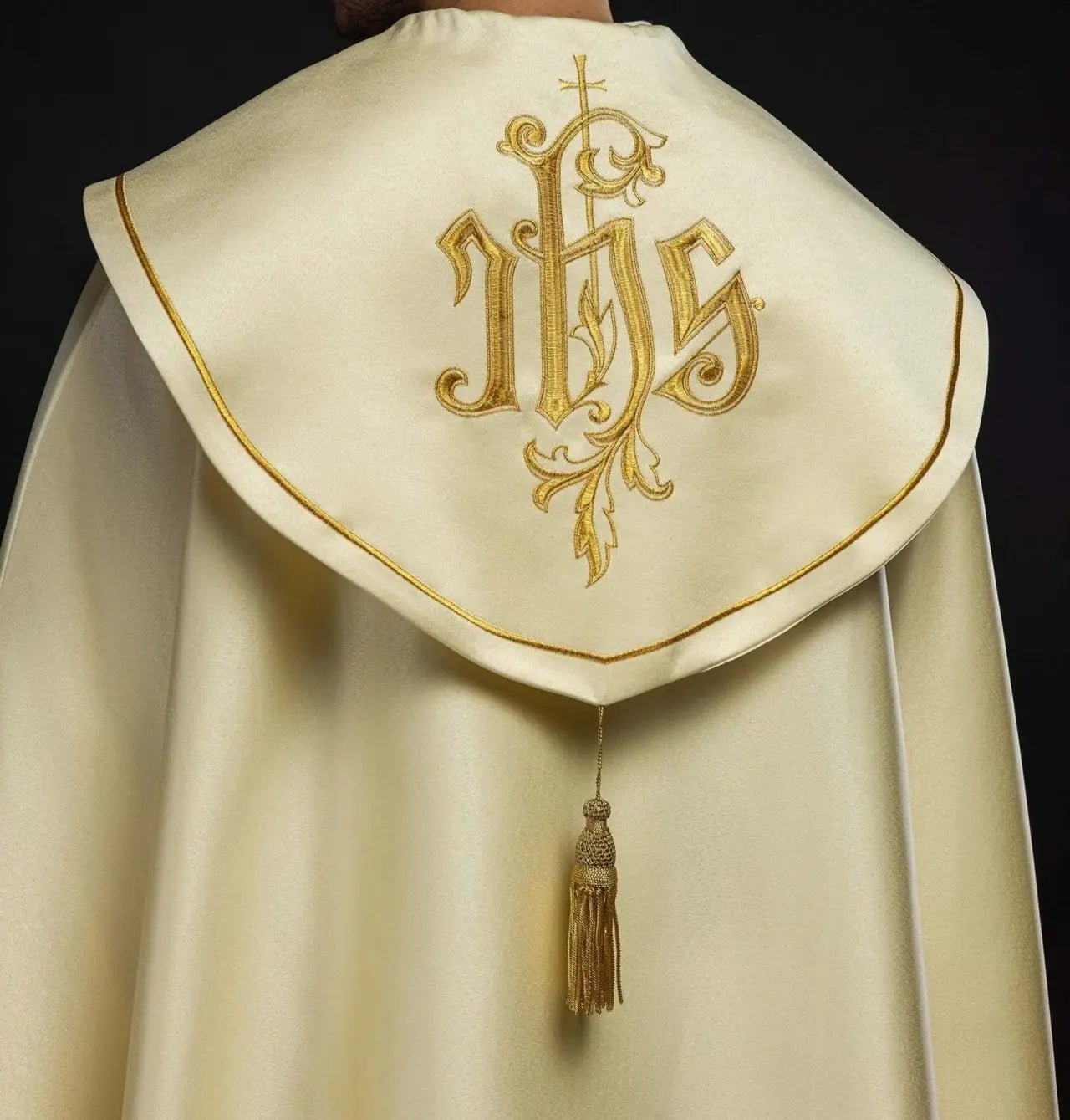 Eucharistic cape IHS monogram