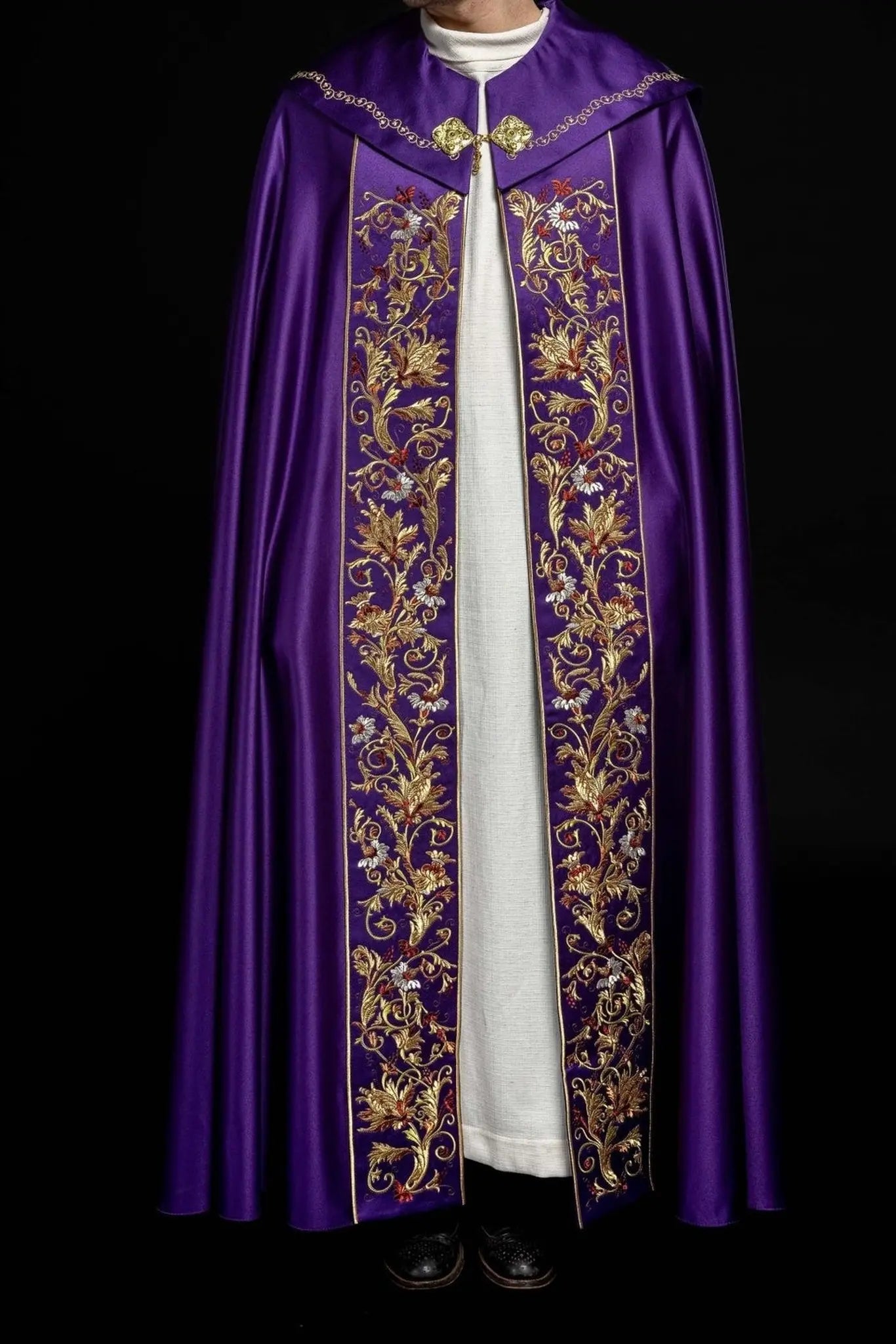 Eucharistic cape with richly decorated monogram in purple