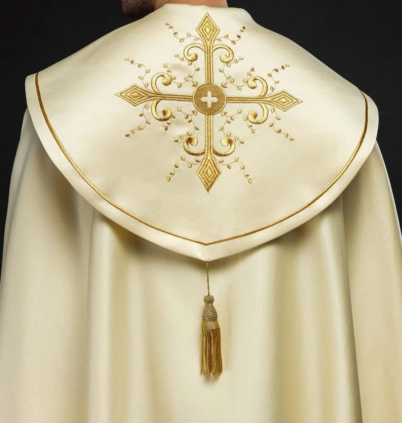 Embroidered ecru liturgical chapel