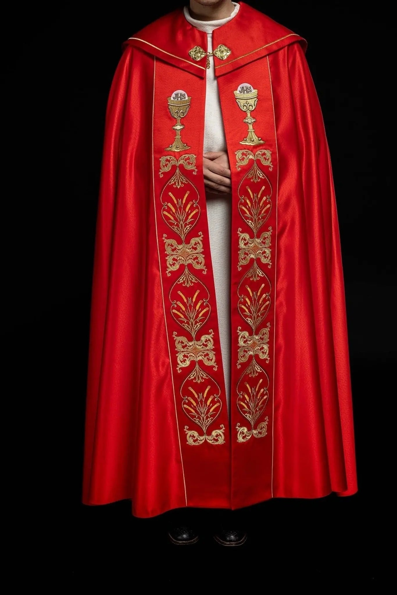 Liturgical chapel embroidered with chalice and IHS in red shade