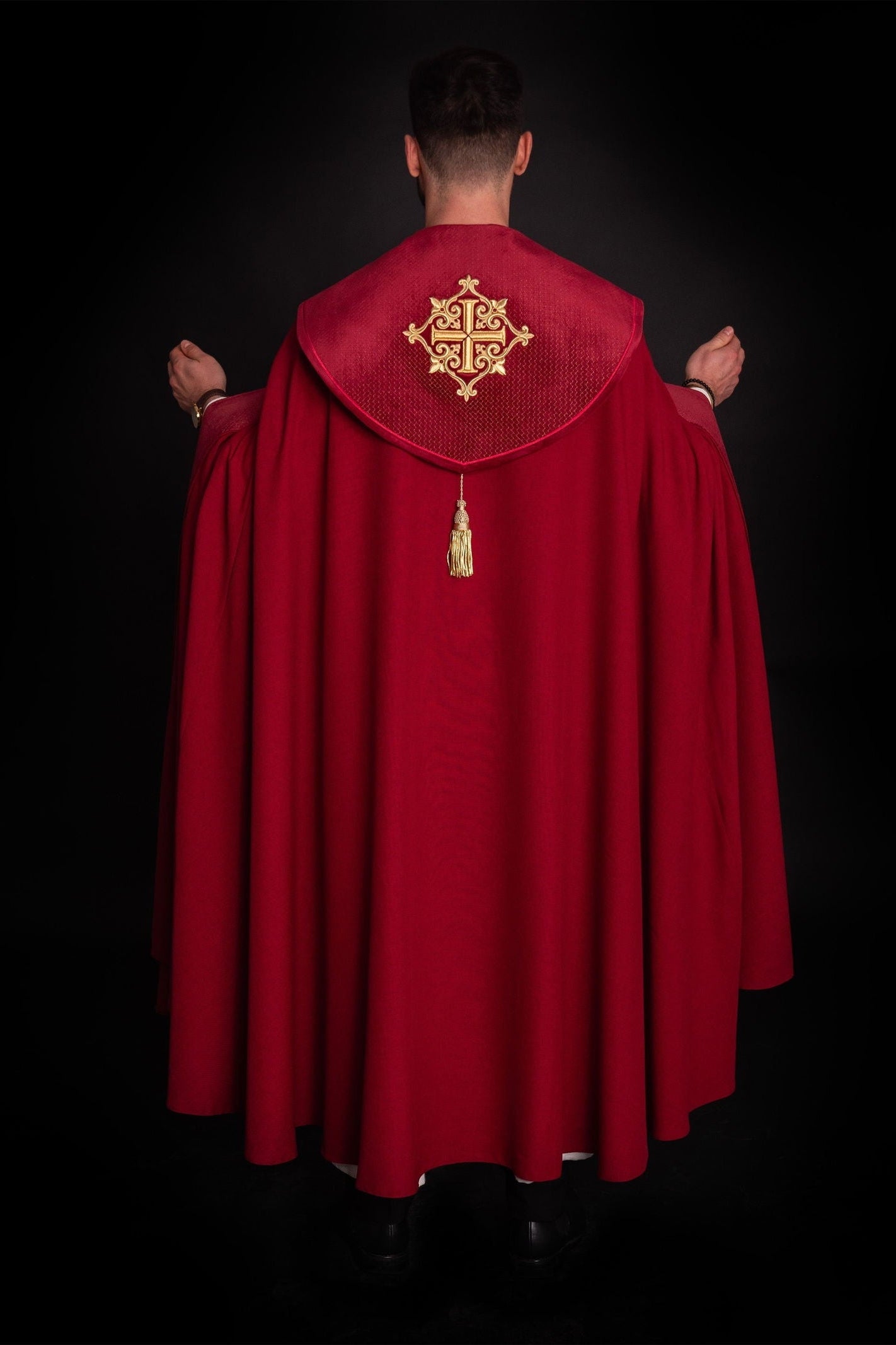 Liturgical cape with red velvet belt and embroidery of crosses