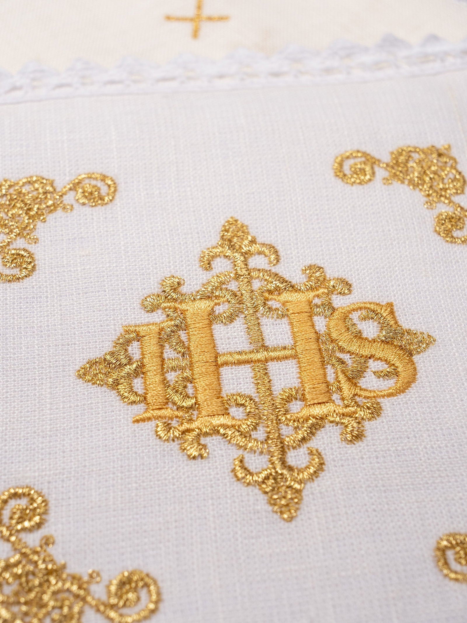 Linen chalice set with eucharistic embroidery JHS