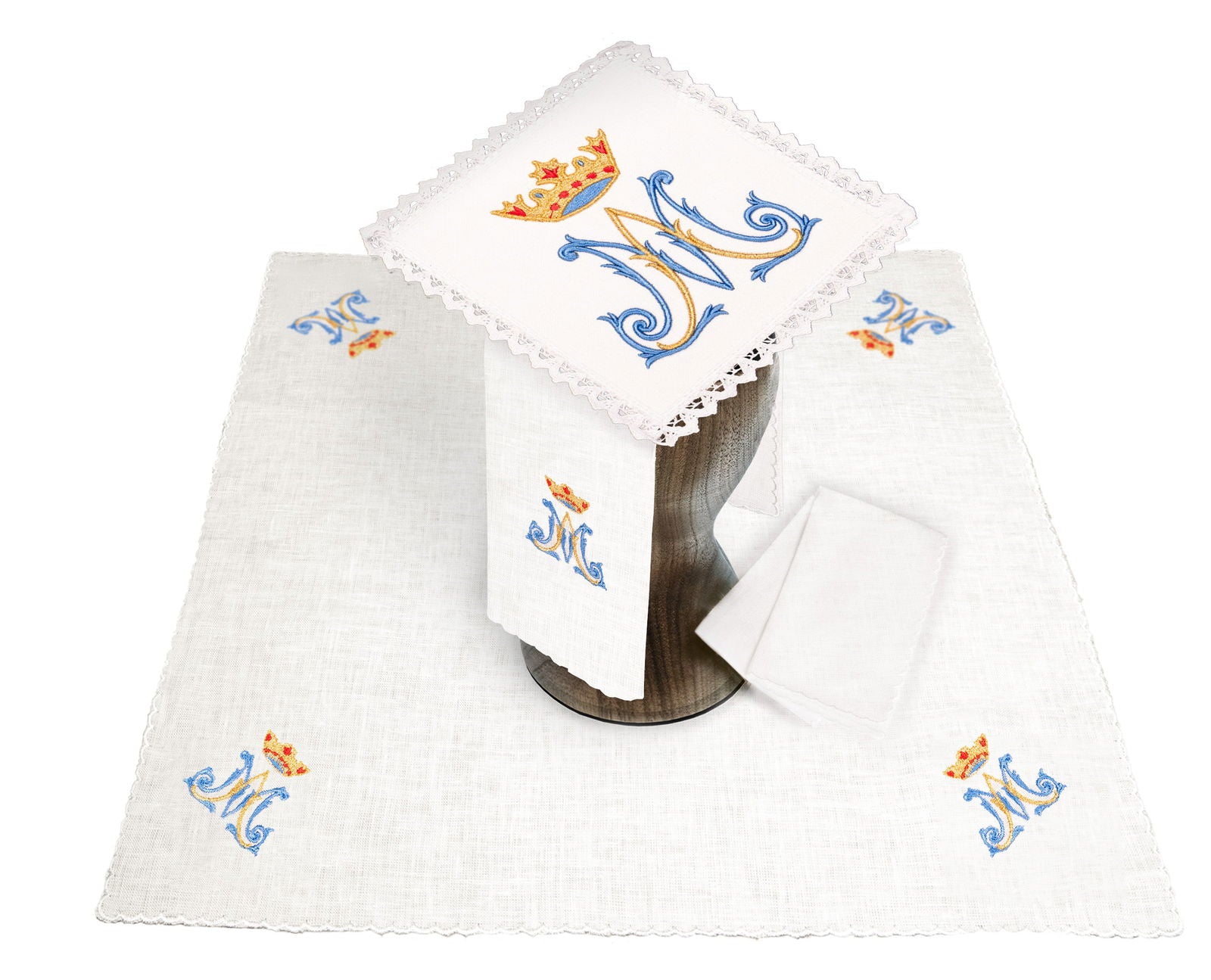 Linen cup set with 3D Marian embroidery