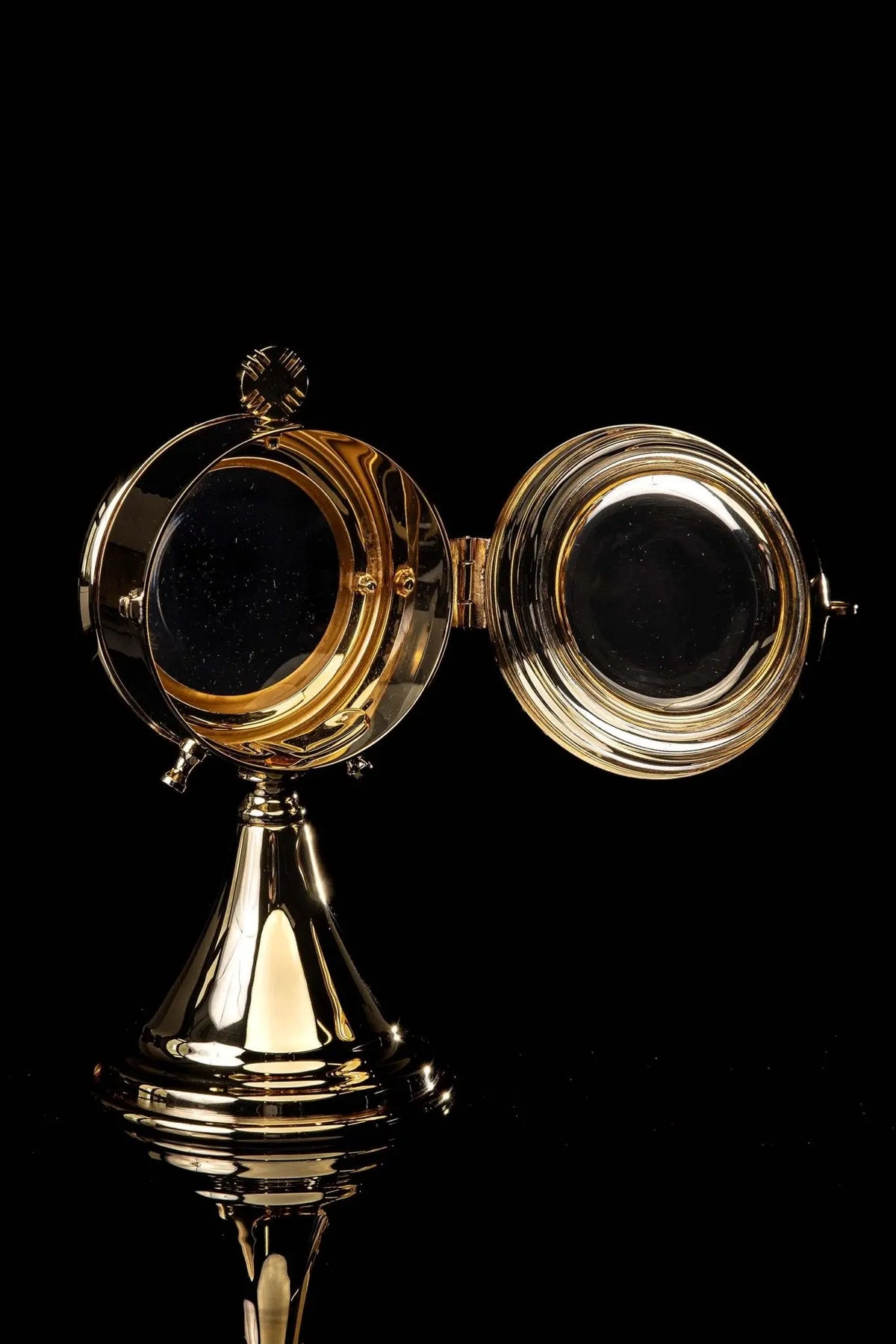 Brass luna holder with open lunette, interior view