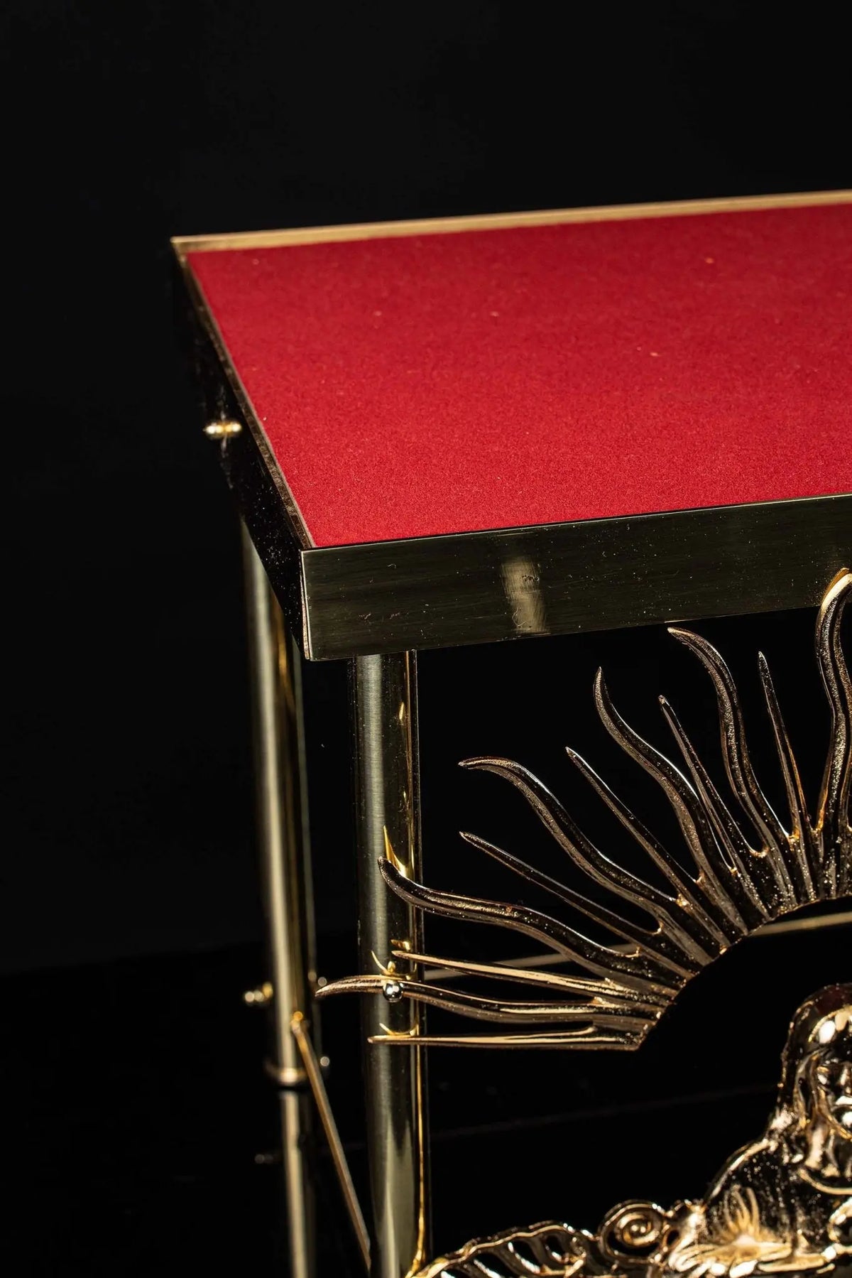 Gold Thabor Table with Christ, tabletop corner close-up
