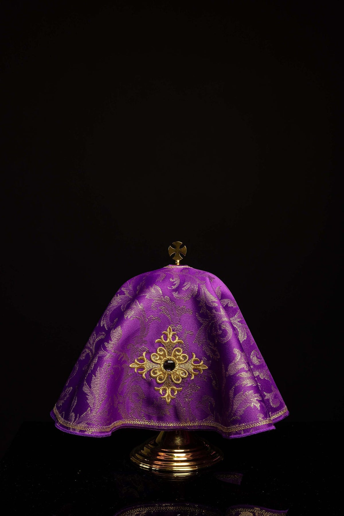 Purple ciborium veil for Advent and Lent with an embroidered cross, front view