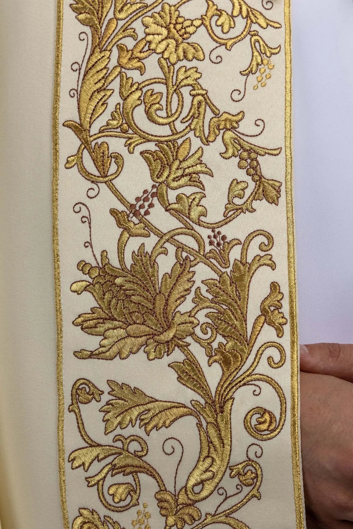 Liturgical Cope with Sacred Heart of Jesus Embroidery - HAFTINA ATELIER