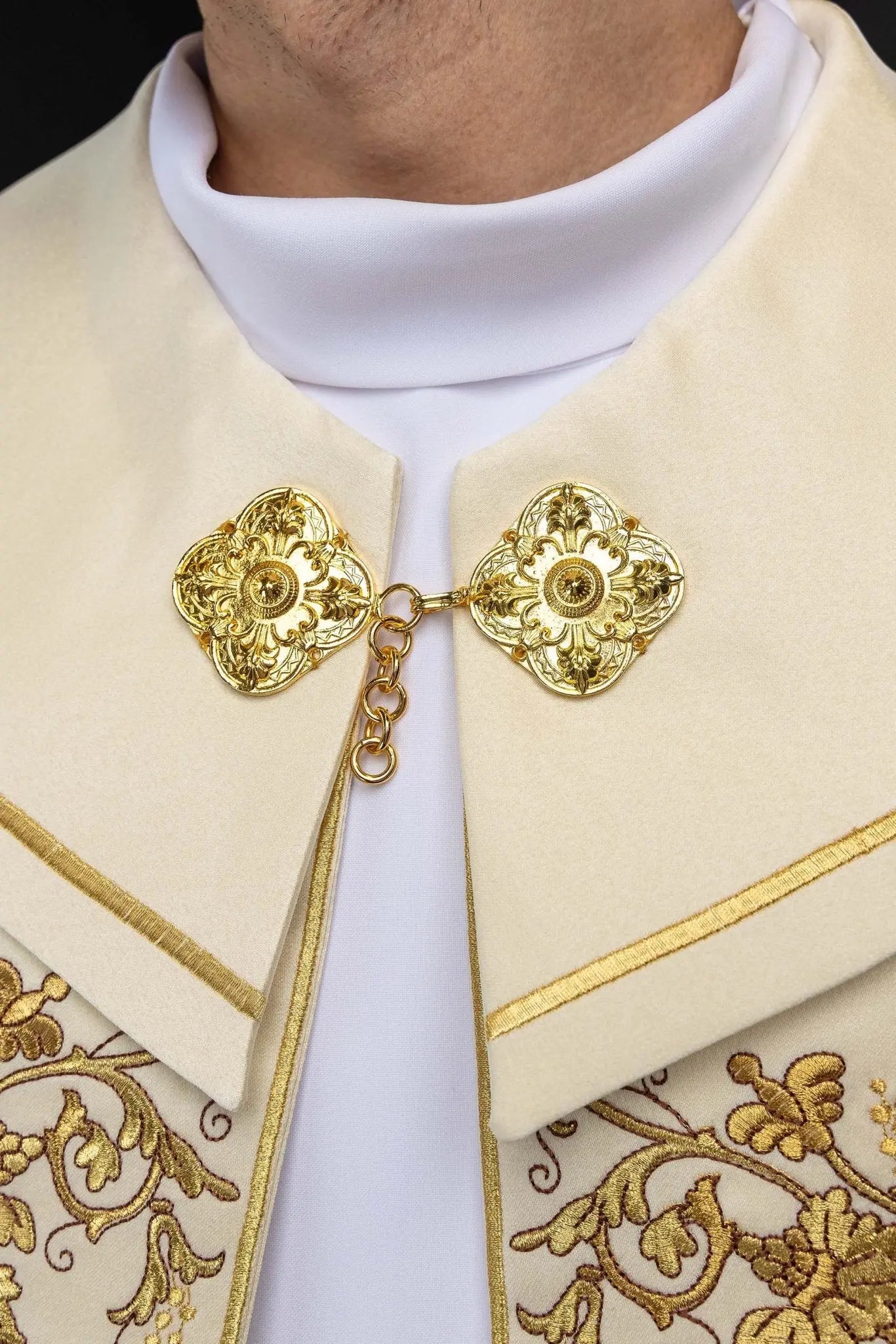 Liturgical Cope with Sacred Heart of Jesus Embroidery - HAFTINA ATELIER