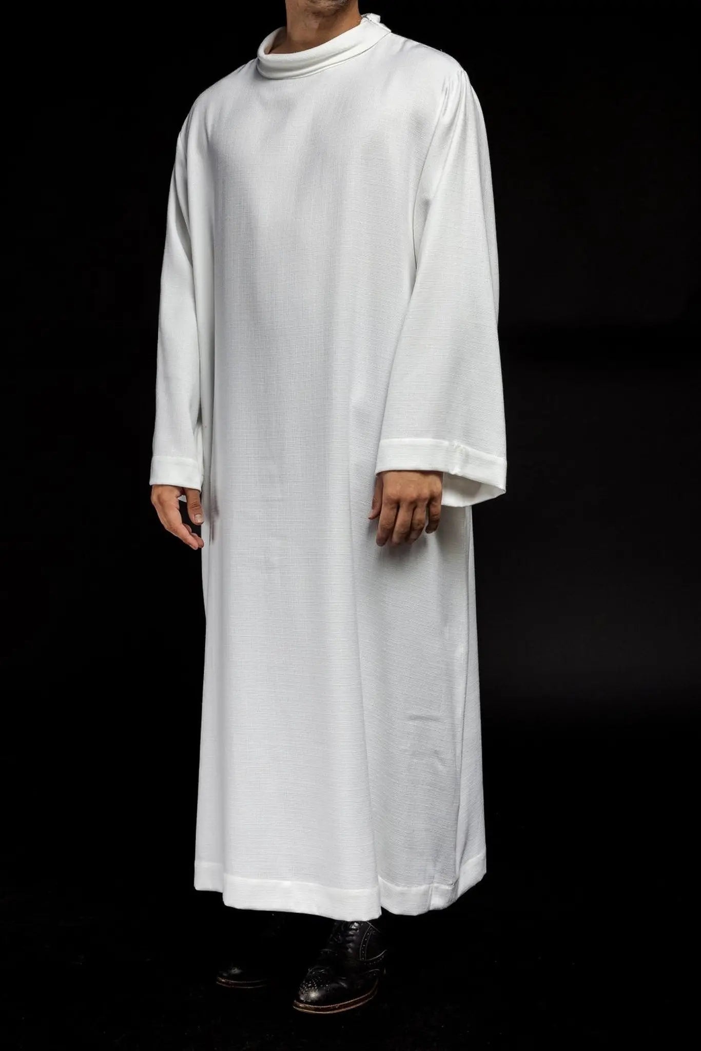 Linen priest's alb in natural weave fabric white