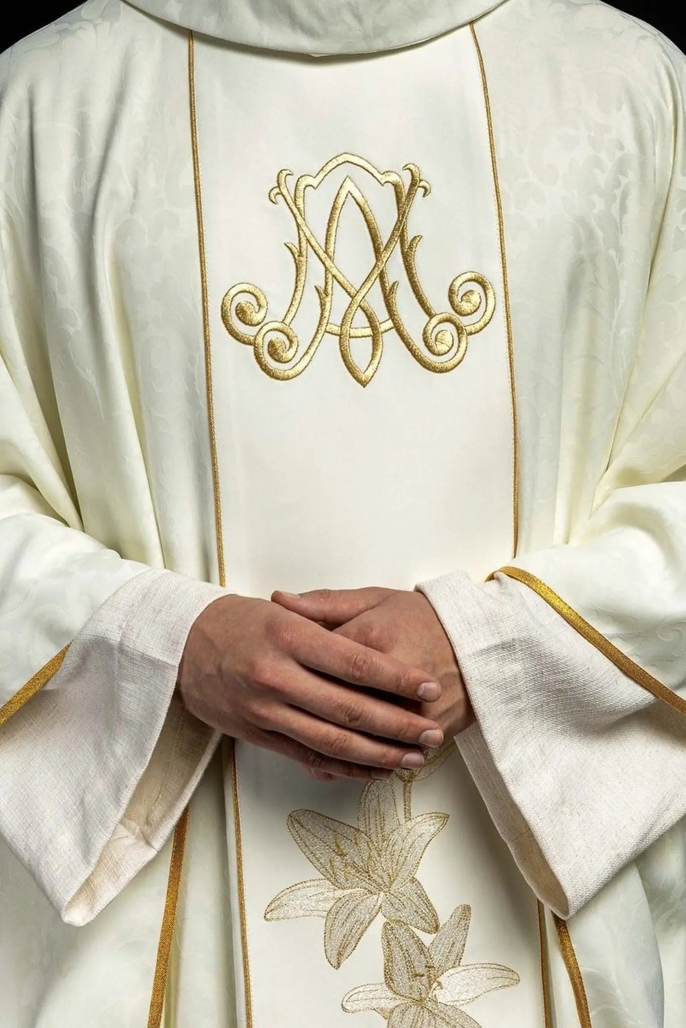 Marian liturgical chasuble with embroidered lilies