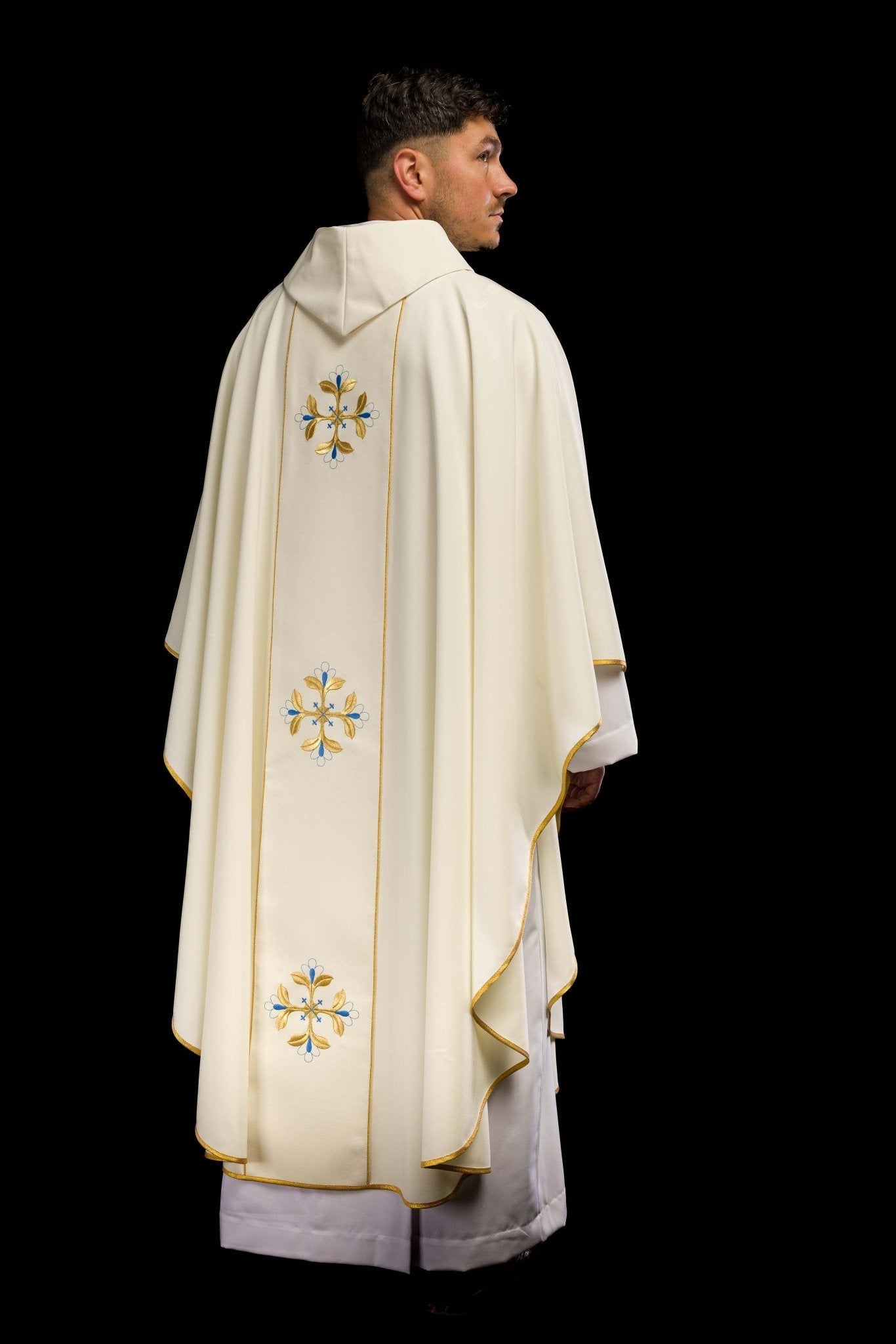 Maryjny ornat liturgiczny z pasem
