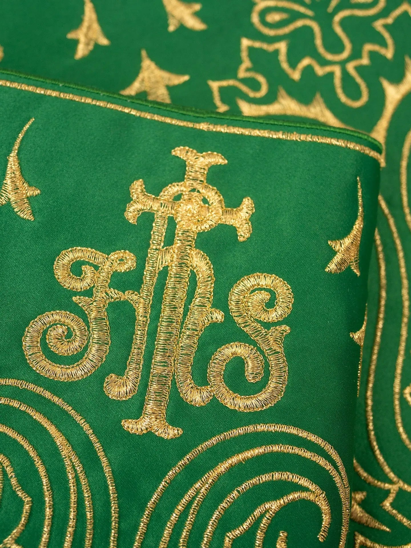 Metre with front embroidery IHS Green