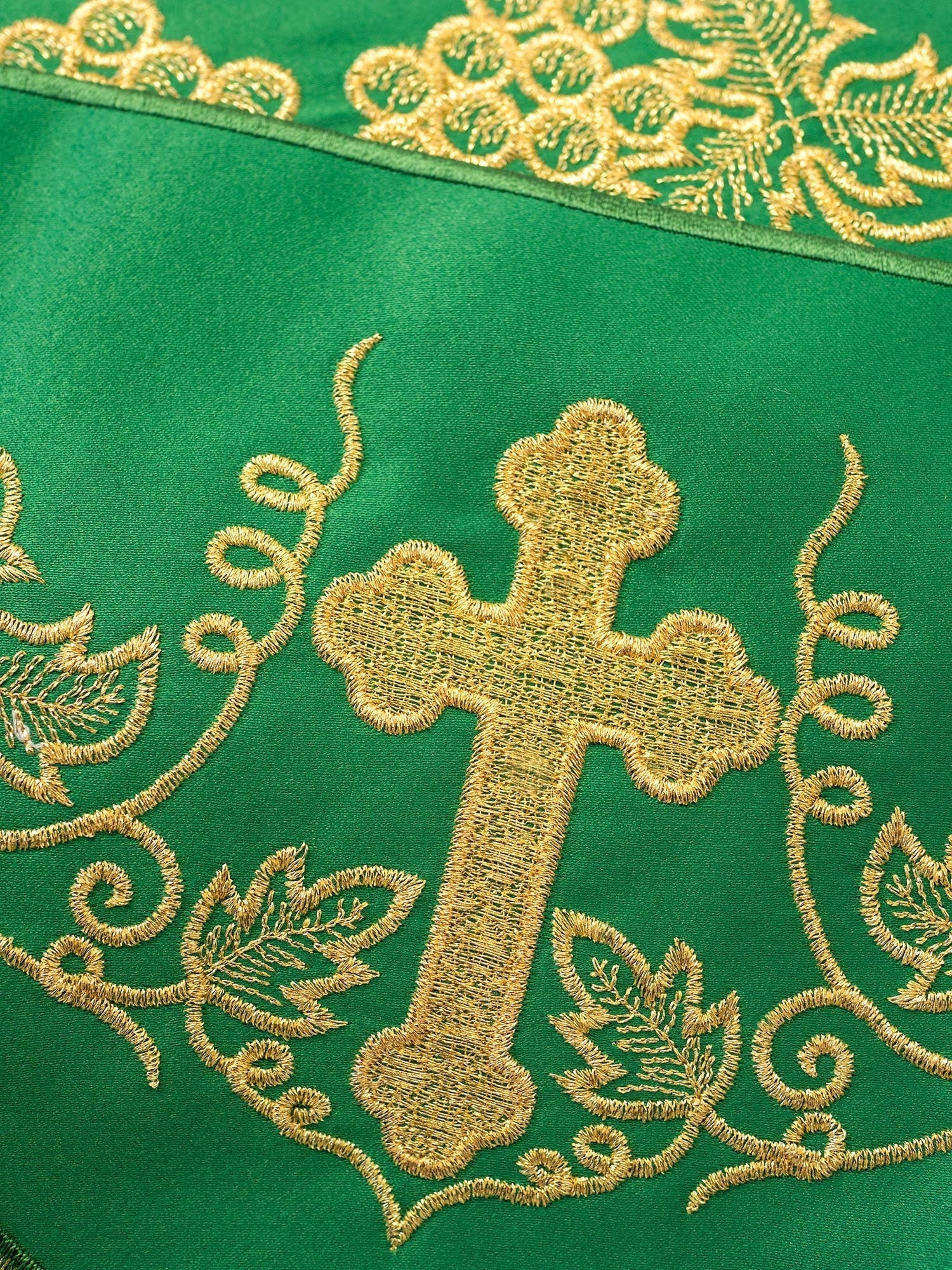 Metre with embroidery front Cross and Grapes Green