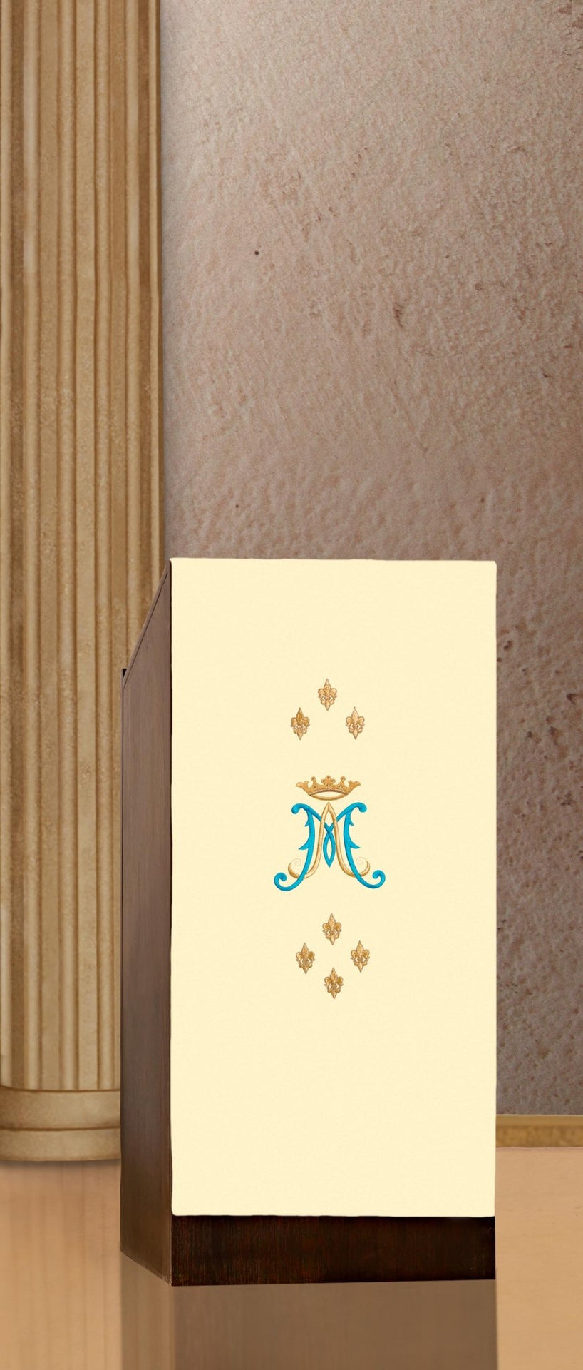 Nakrycie ecru na lektorium z motywem Maryjnym