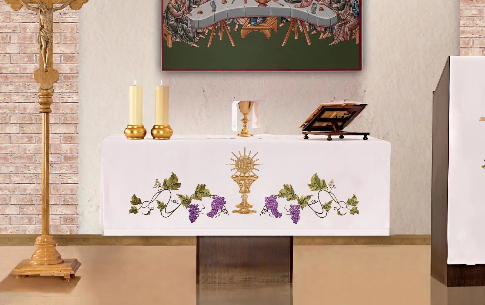 Altar tablecloth with frontal embroidery Chalice and Grapes