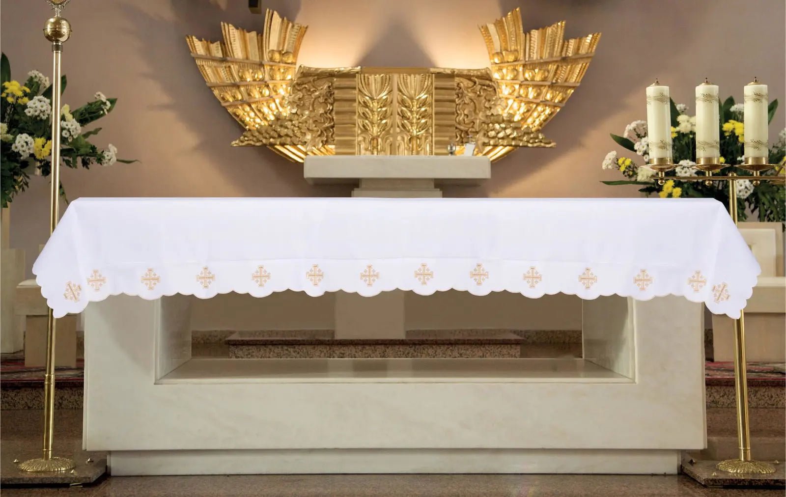 Altar cloth with frontal embroidery in Jerusalem crosses