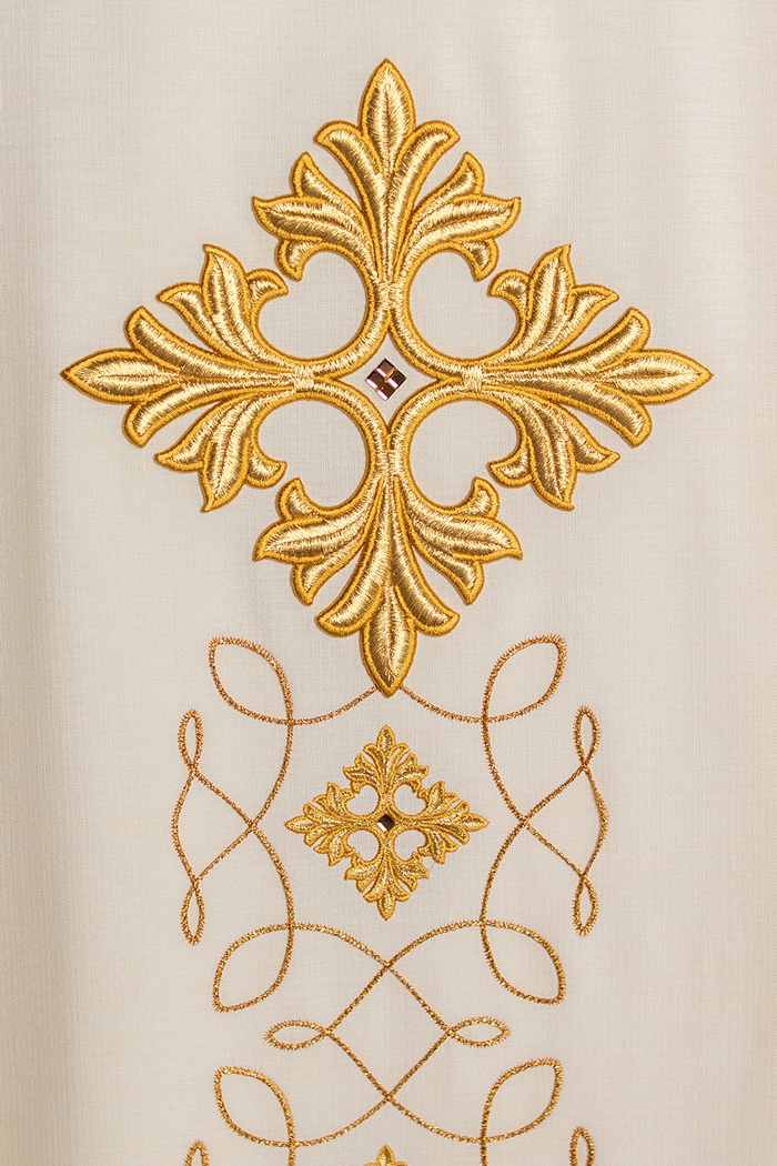 Chasuble richly embroidered with string decorated with stones