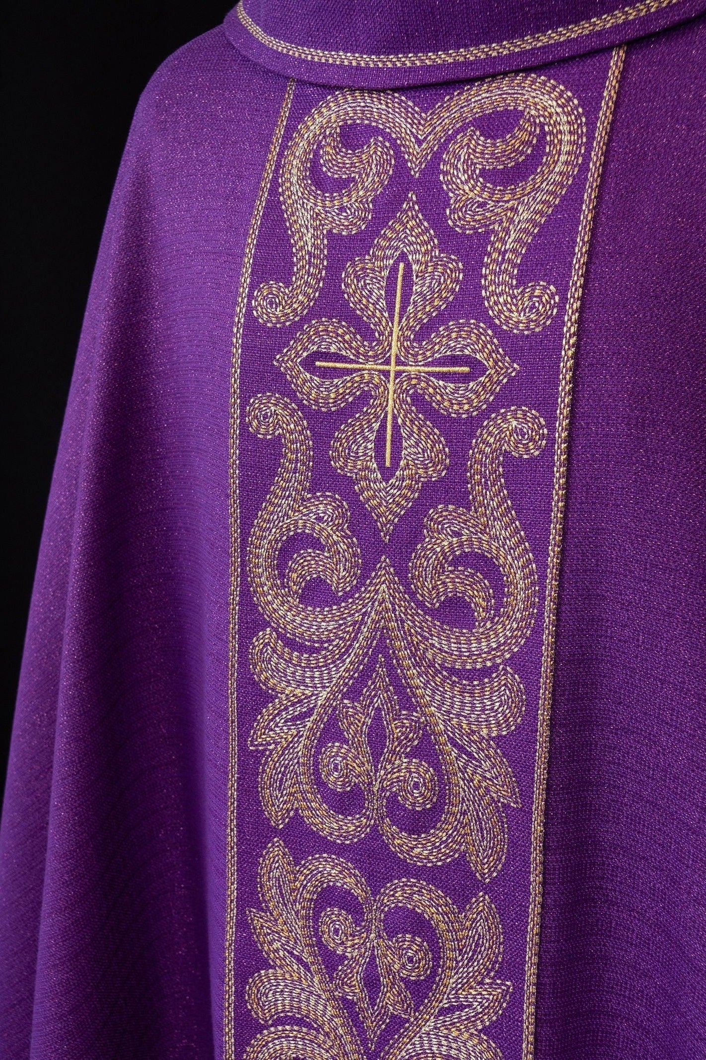 Chasuble richly embroidered with crosses Purple