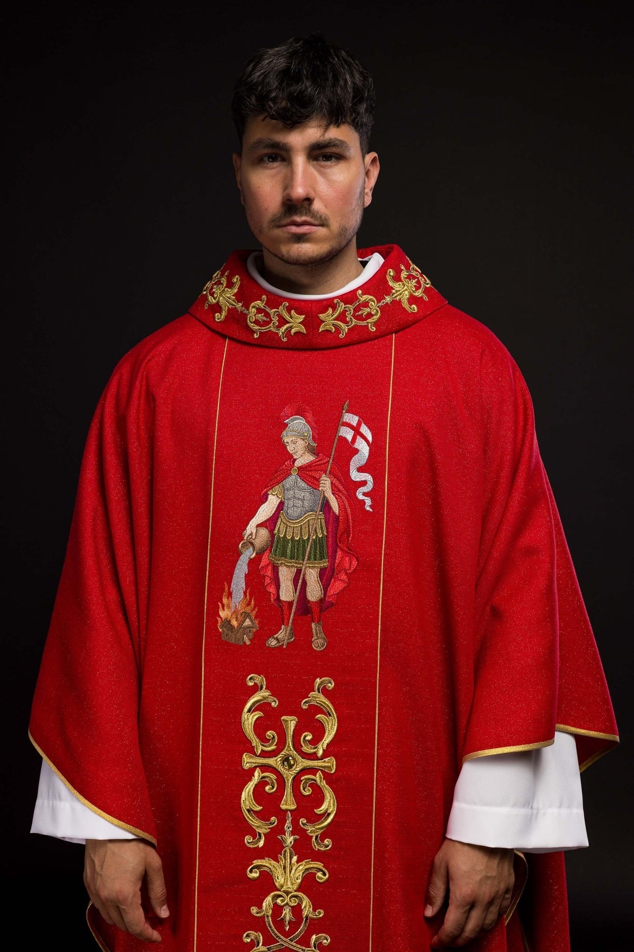 Ornat bogato haftowany z wizerunkiem Świętego Floriana