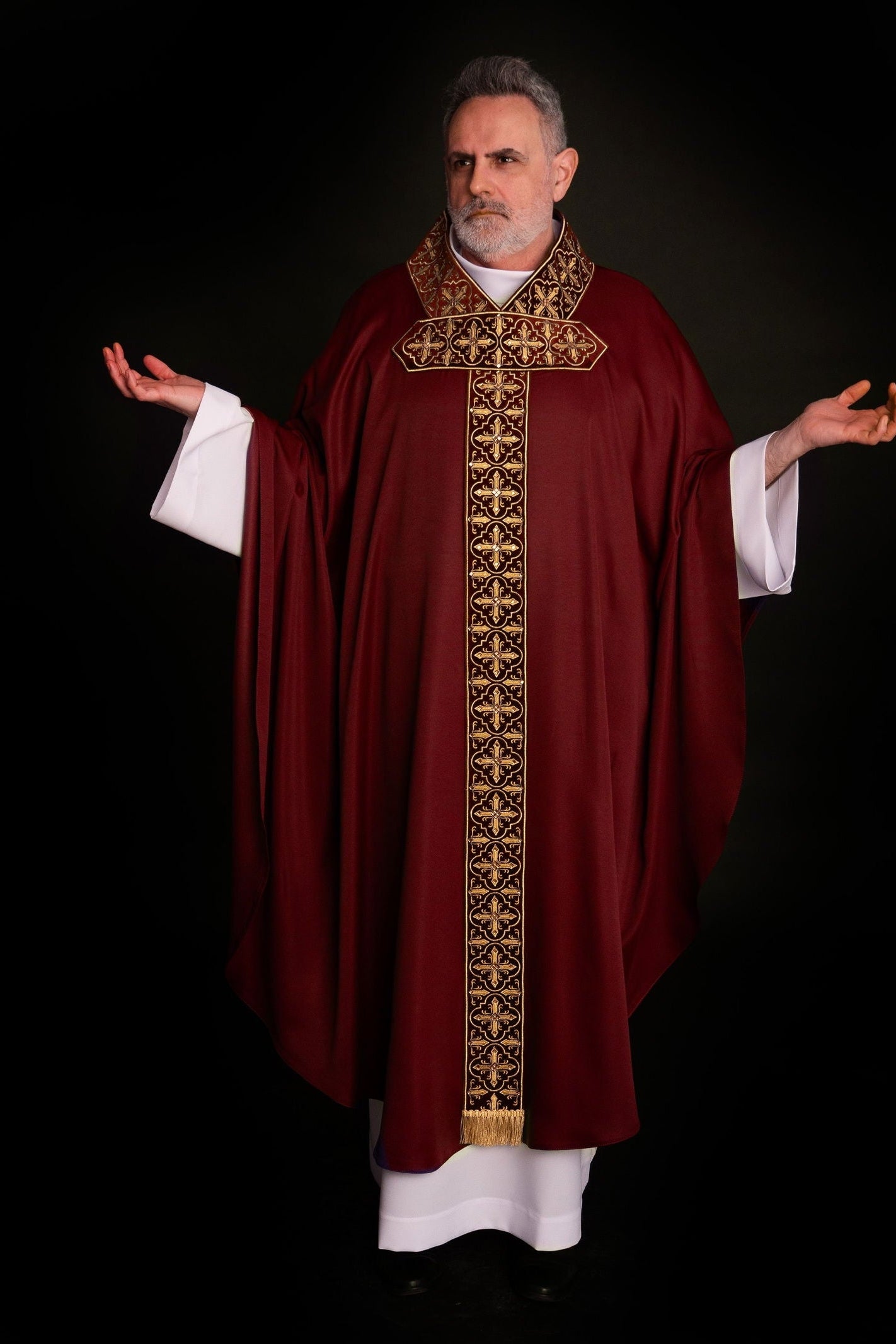 Chasuble richly embroidered decorated with red stones