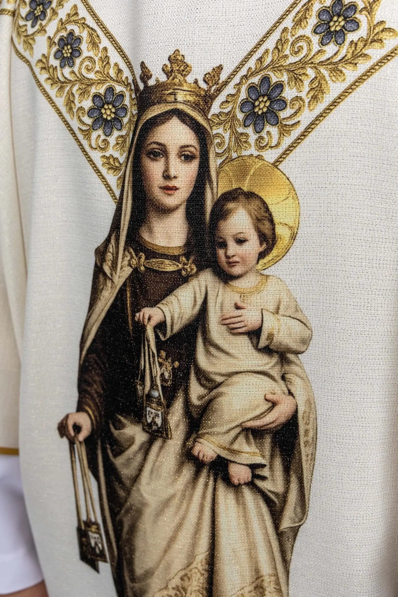 Ecru chasuble with printed image of Our Lady of the Scapular