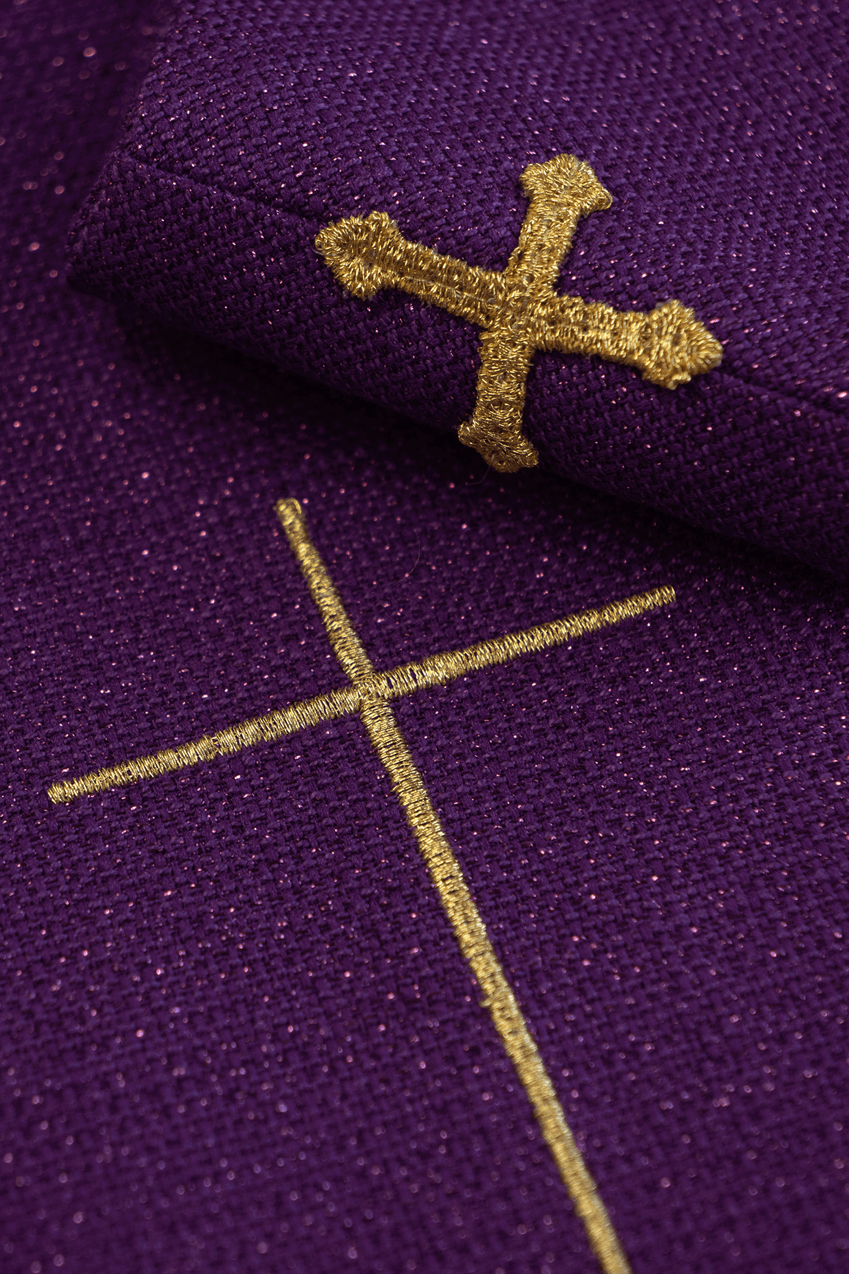 Embroidered chasuble in purple with decorative band