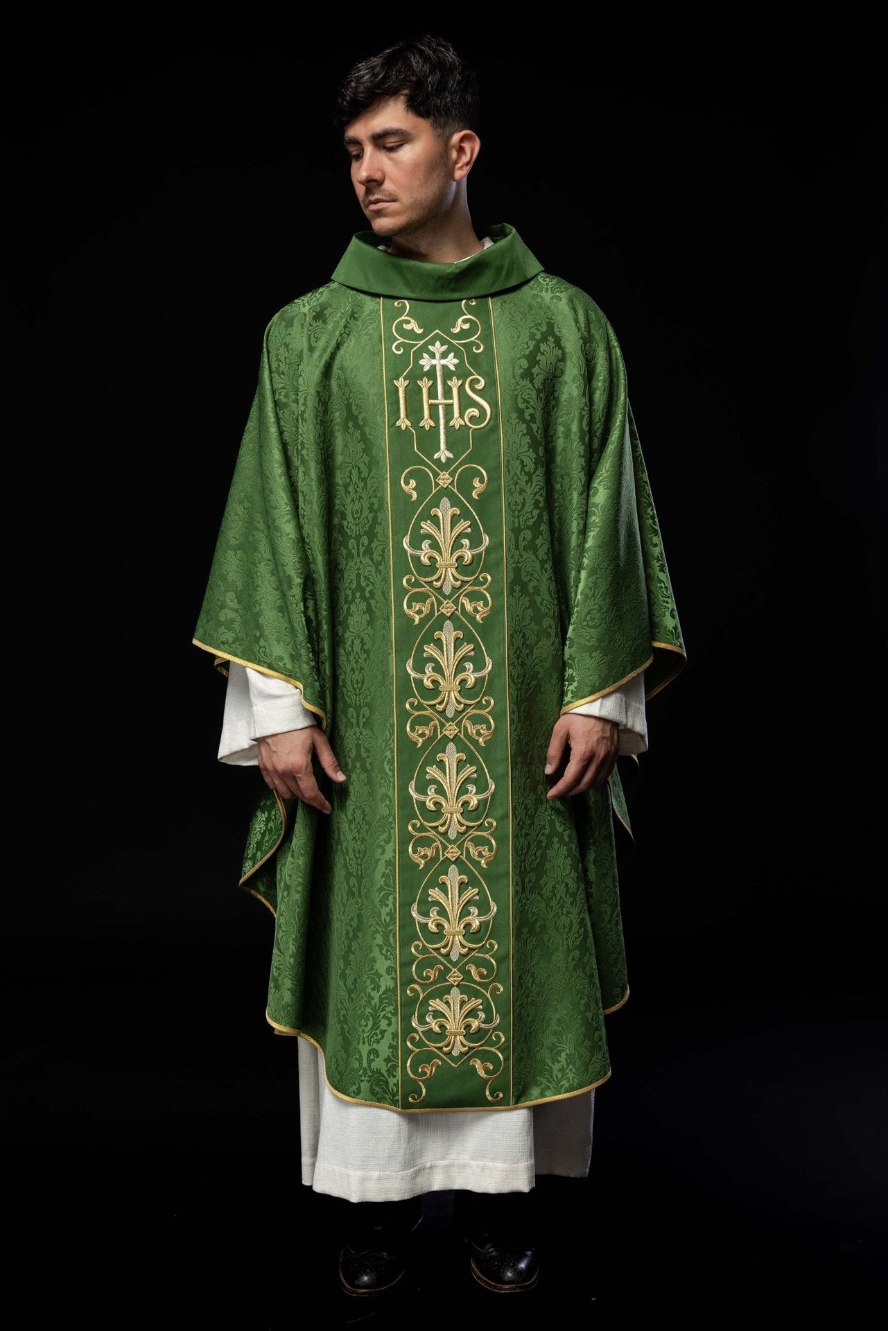 Ornat haftowany IHS Zielony Ozdobna Tkanina