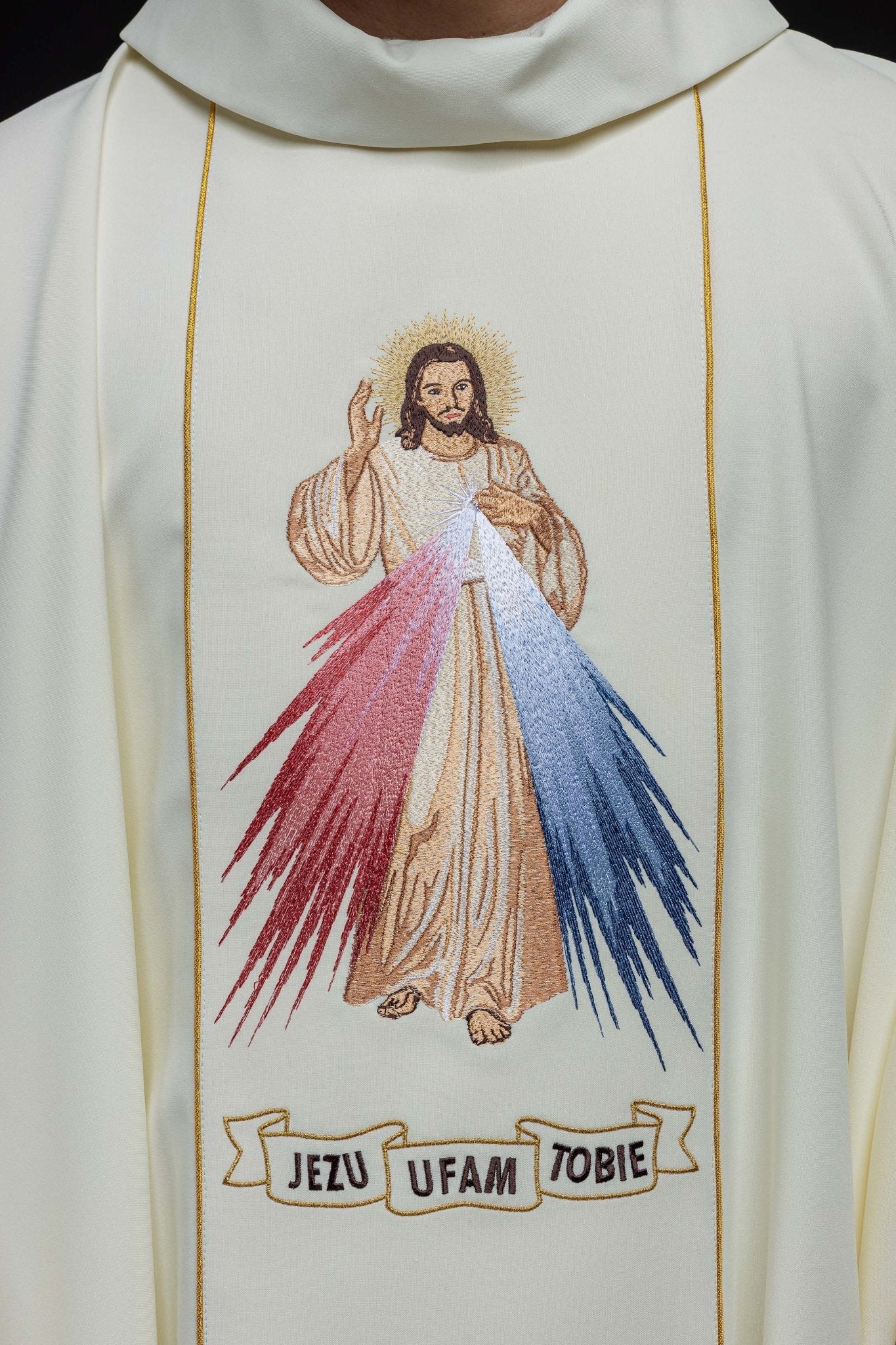 Ornat Haftowany Jezus Miłosierny i IHS ecru