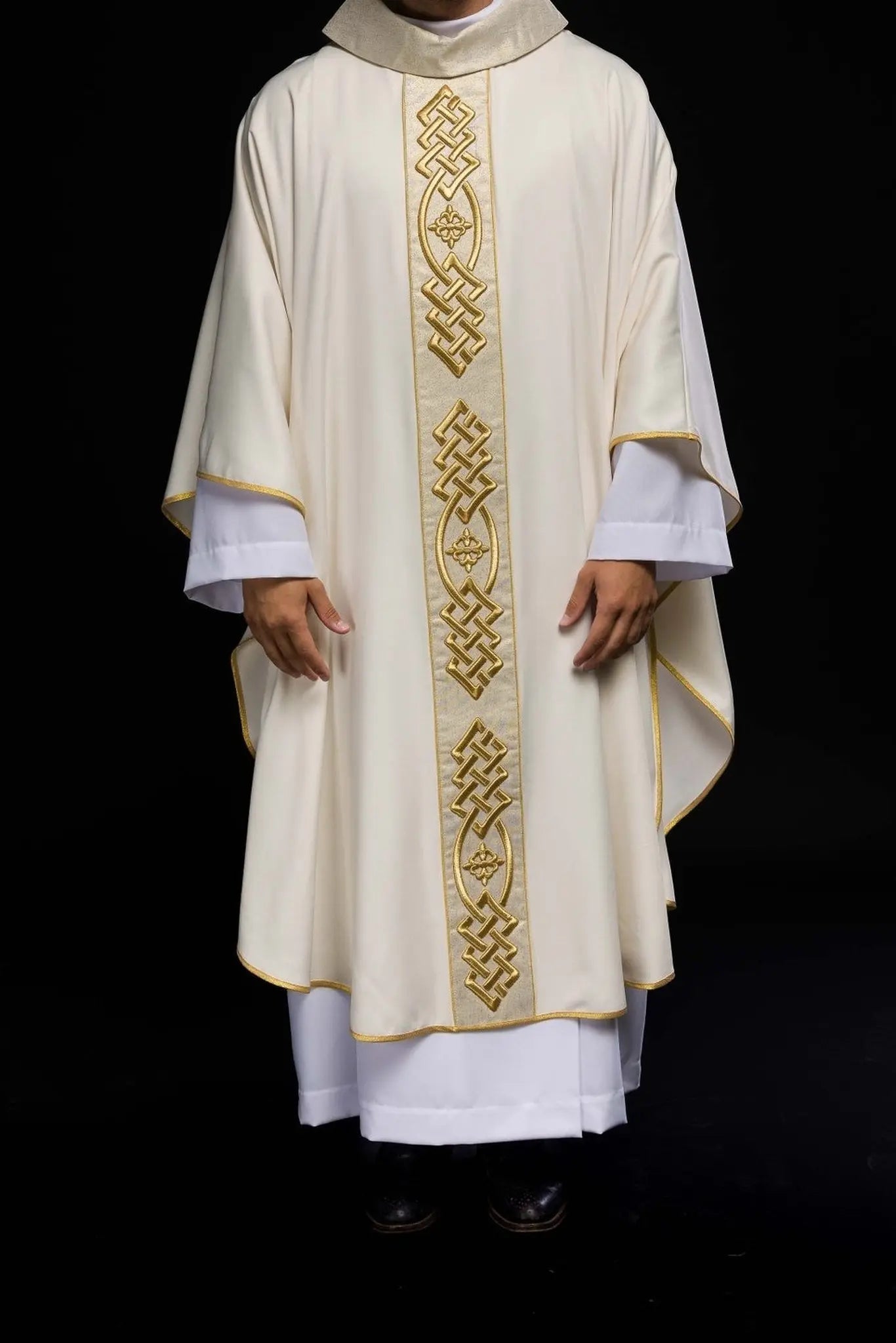 Embroidered cross ecru chasuble