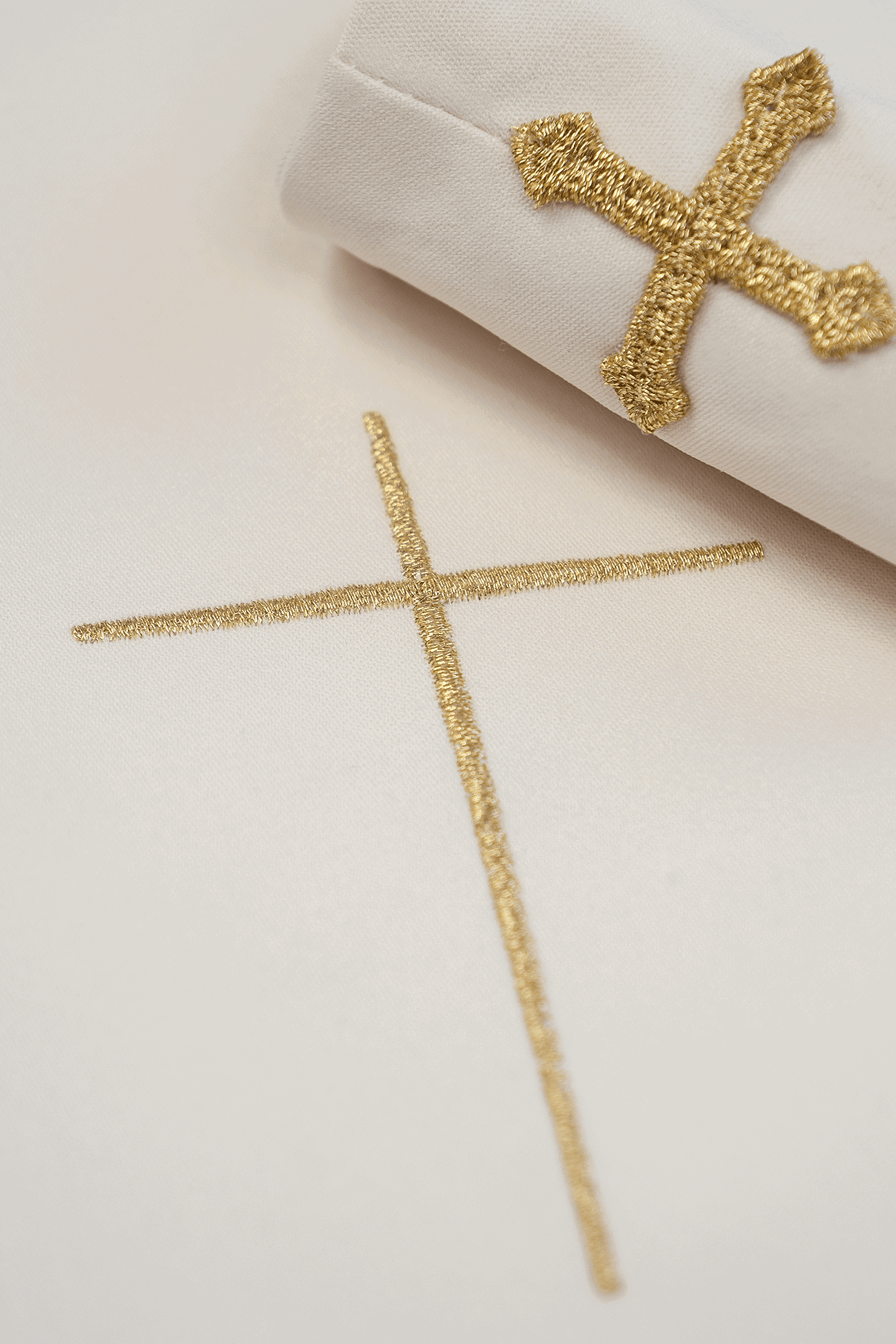 Embroidered cross ecru chasuble