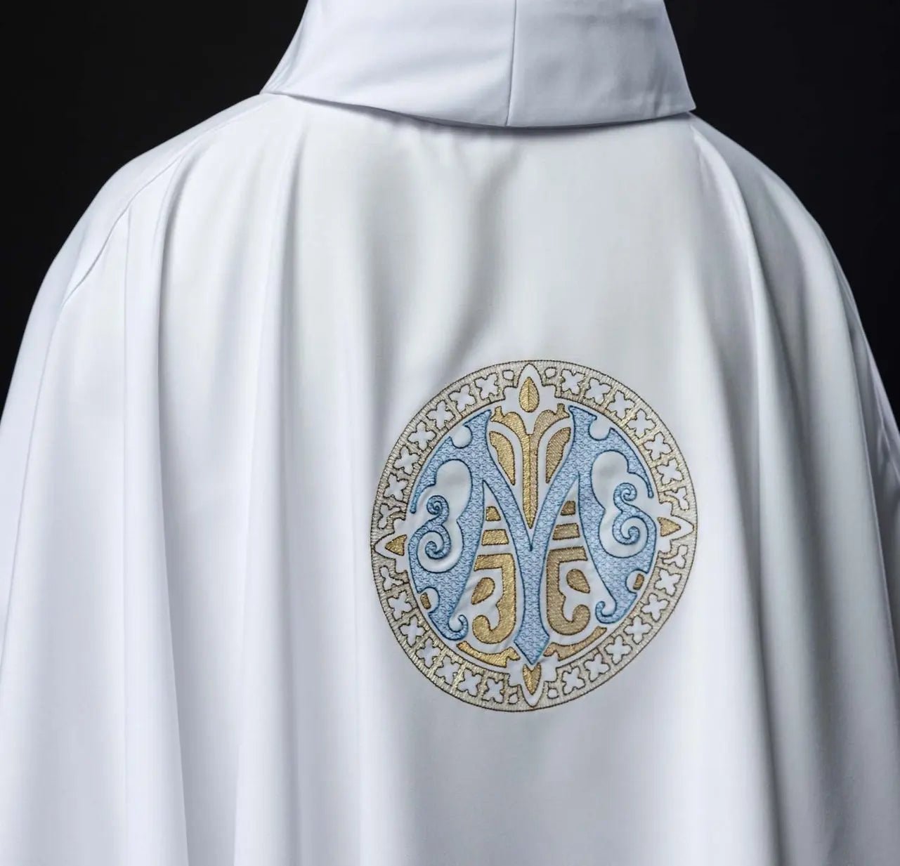 Casula mariana Bordada – Branco
