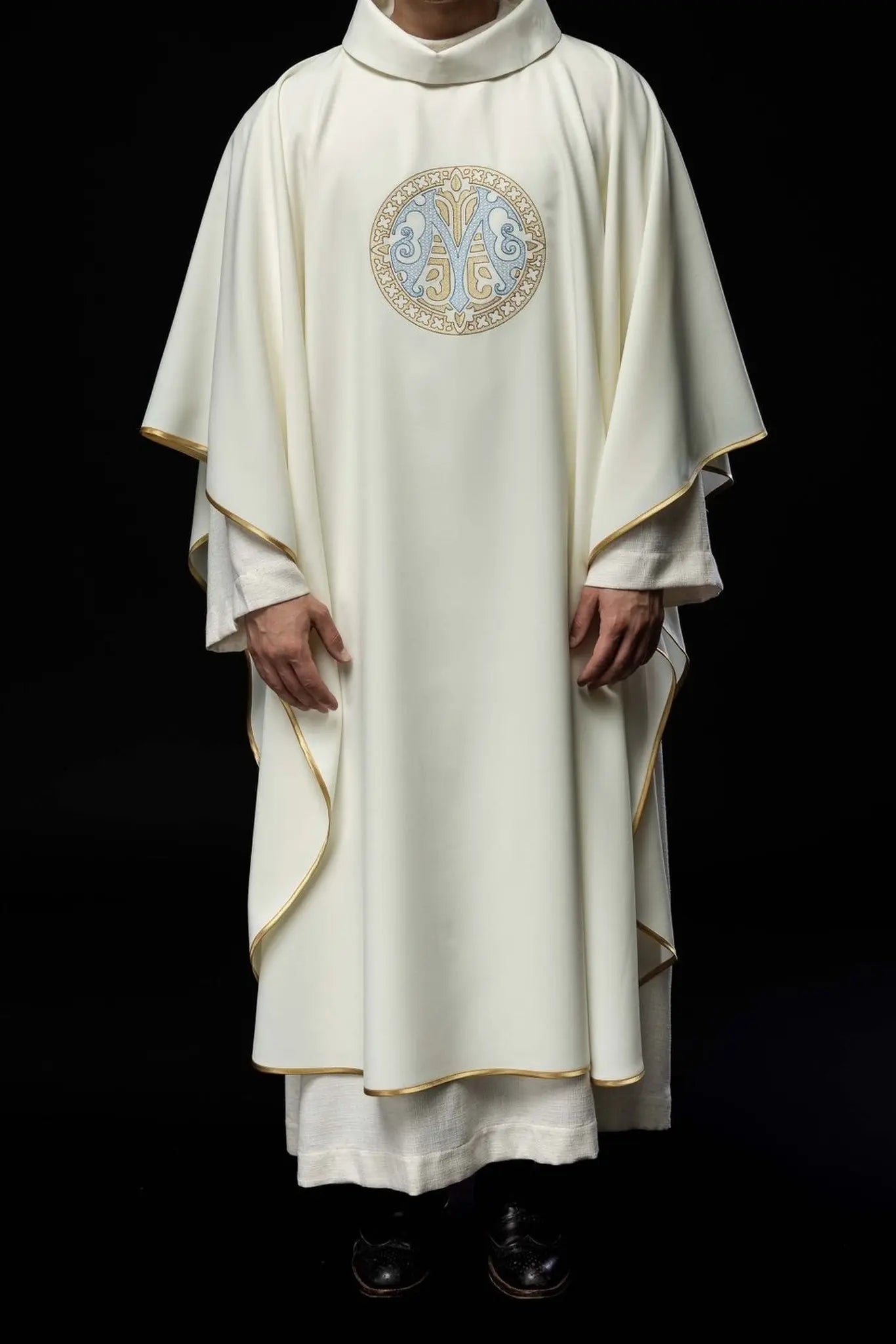Embroidered Marian Chasuble – Ecru