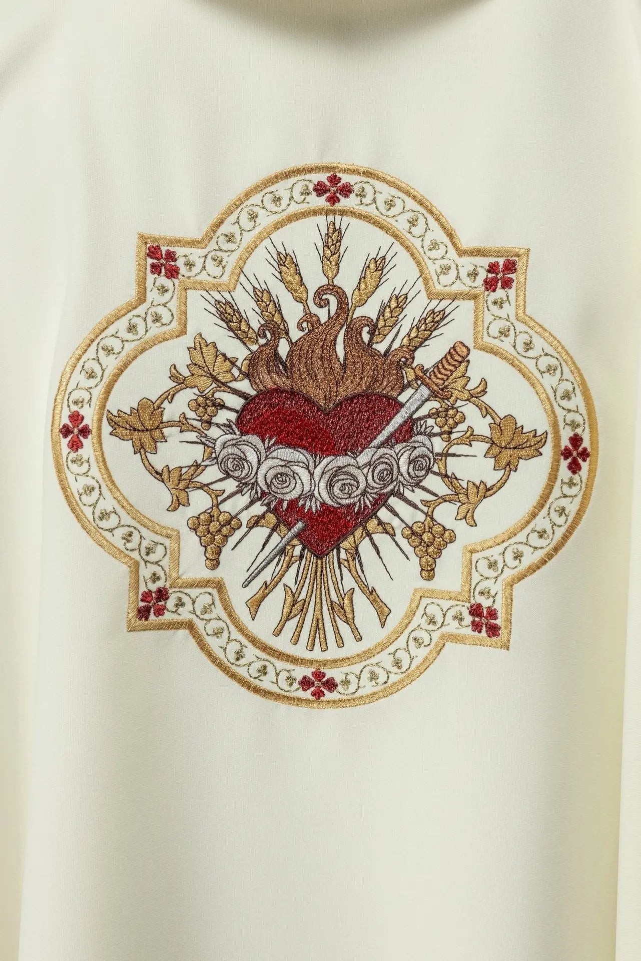 Embroidered chasuble with the motif of the Heart of Jesus