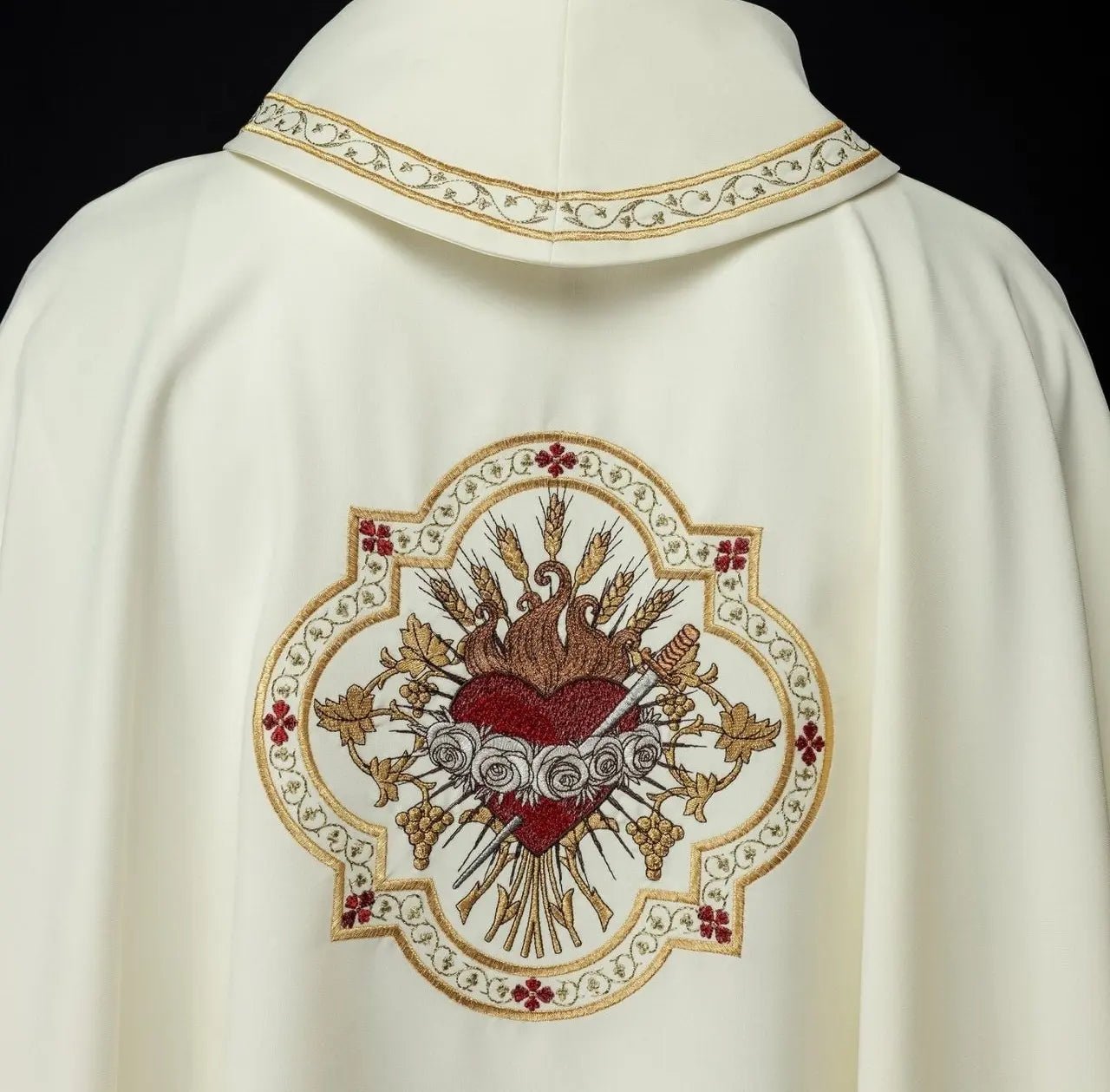 Embroidered chasuble with the motif of the Heart of Jesus