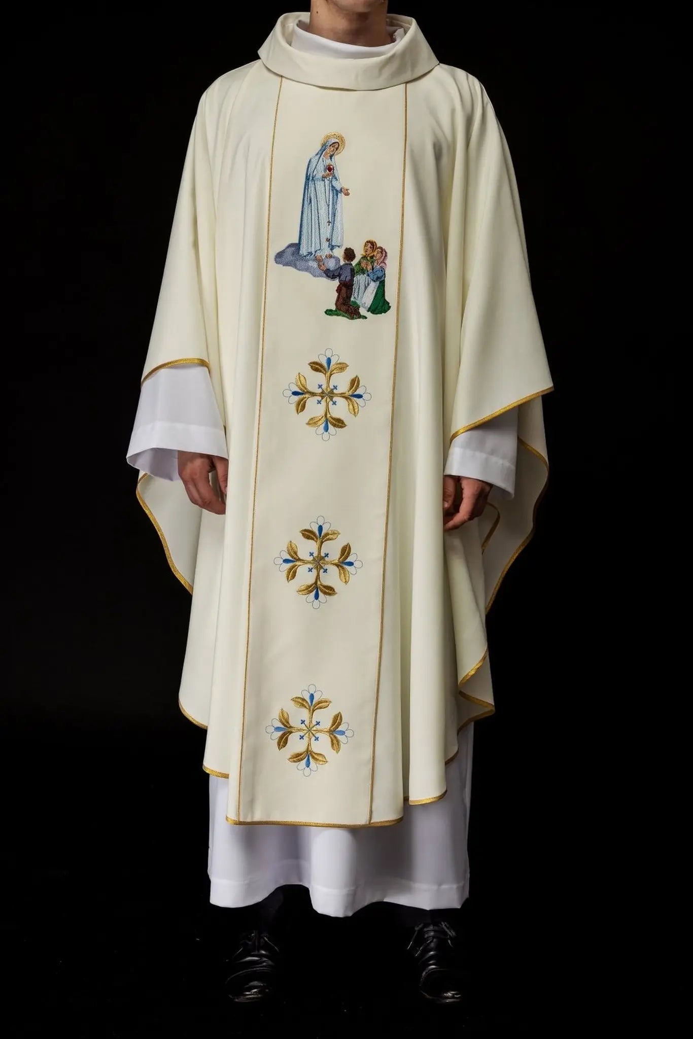 Embroidered chasuble with the image of Our Lady of Fatima
