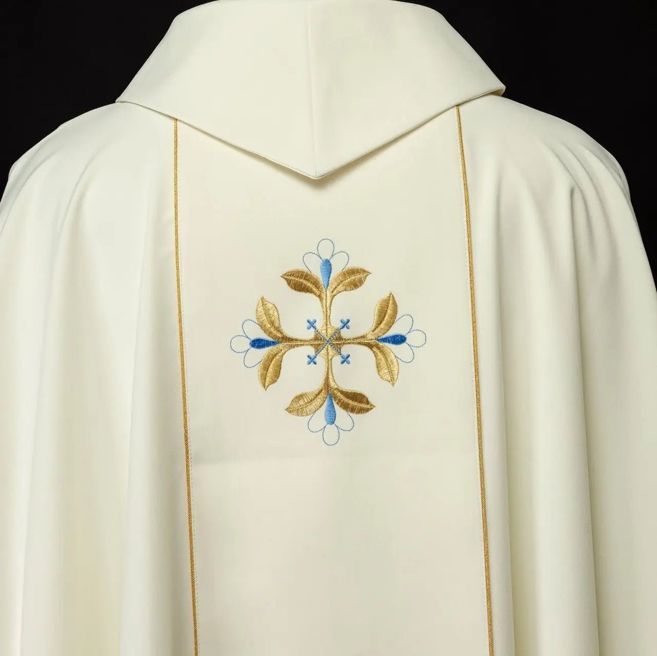 Embroidered chasuble with the image of Our Lady of Fatima